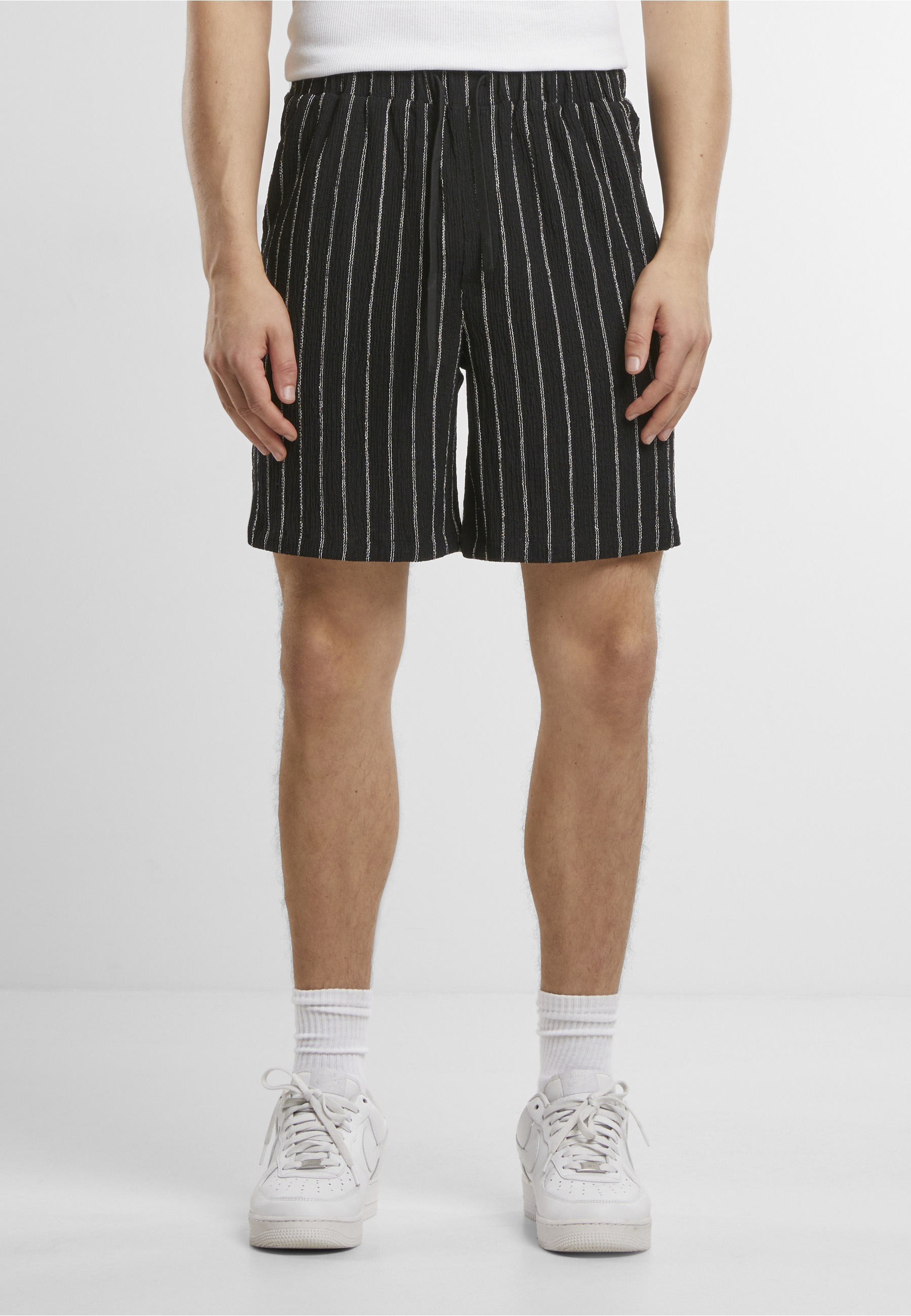 URBAN CLASSICS Shorts »Urban Classics Striped Crinkle Resort Shorts«