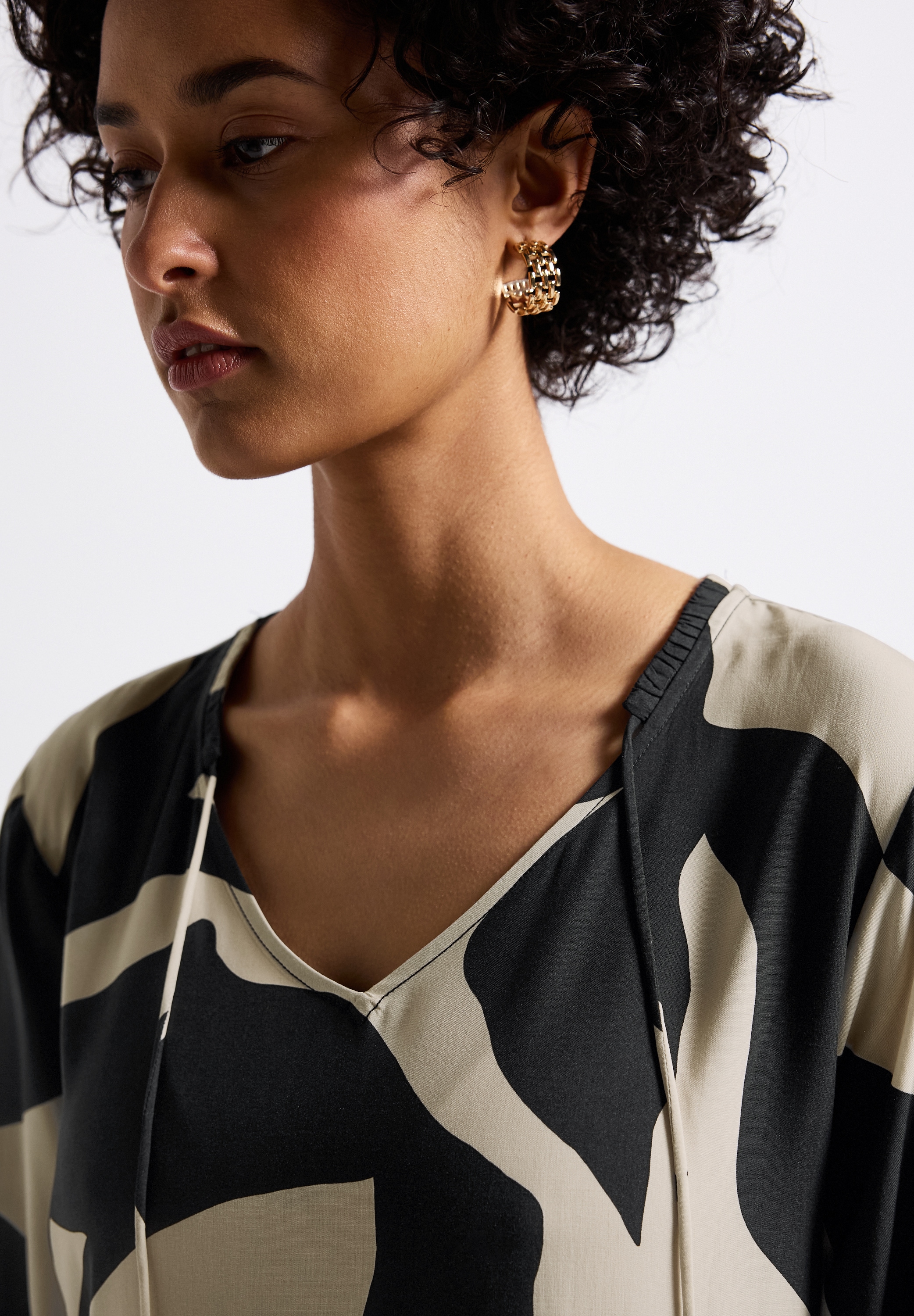 STREET ONE Midikleid, mit grafischem Muster und 3/4 -Arm
