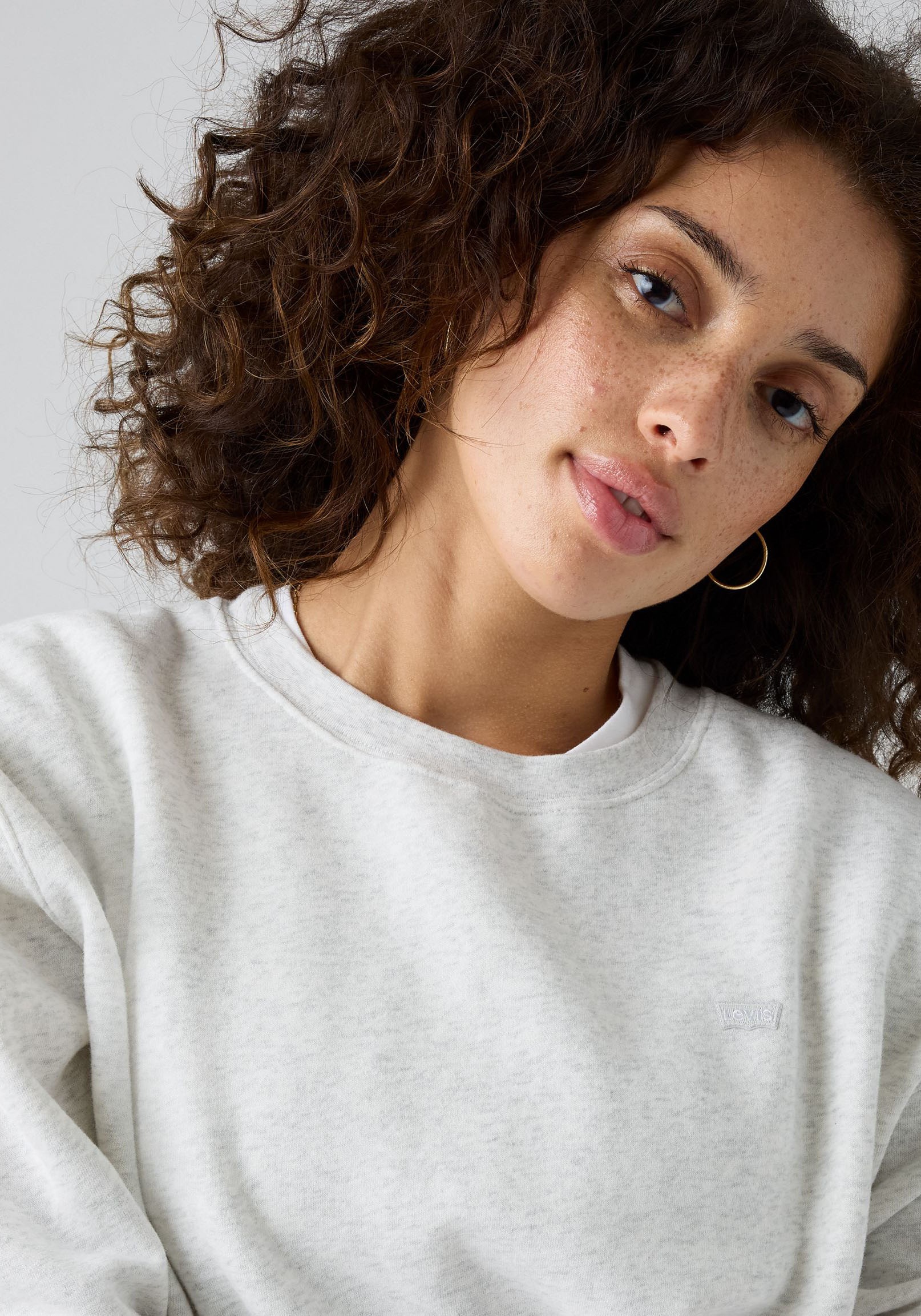 Levis Sweatshirt "EVERYDAY CREW SWEATSHIRT", mit kleinem Logo auf der Brust günstig online kaufen
