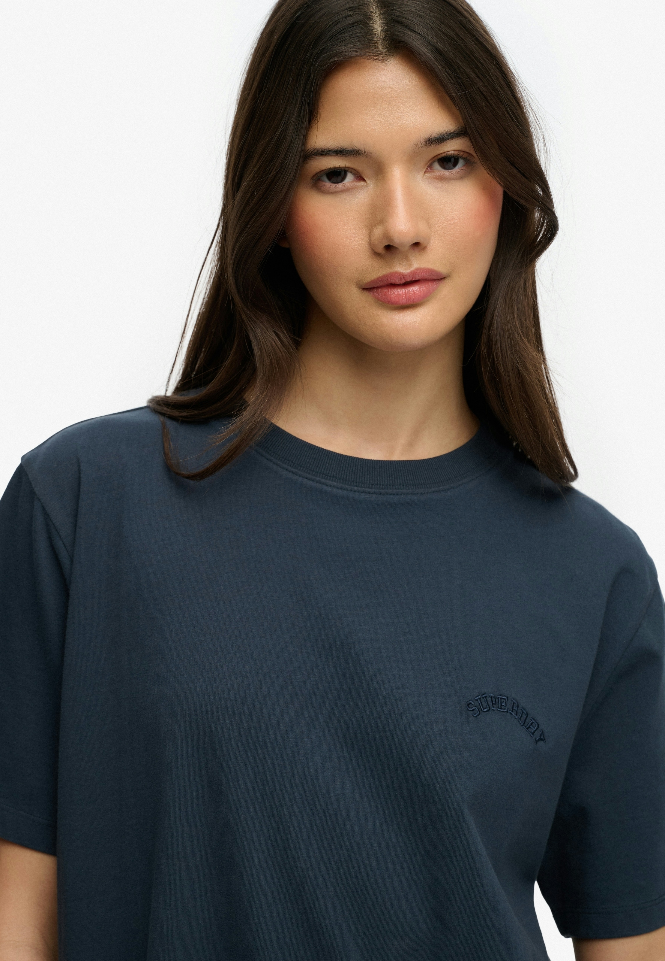 Superdry T-Shirt »ESSENTIAL LOGO LOOSE TEE« mit Rundhalsausschnitt, ohne Verschluss, Relaxed Fit, Kurzarm
