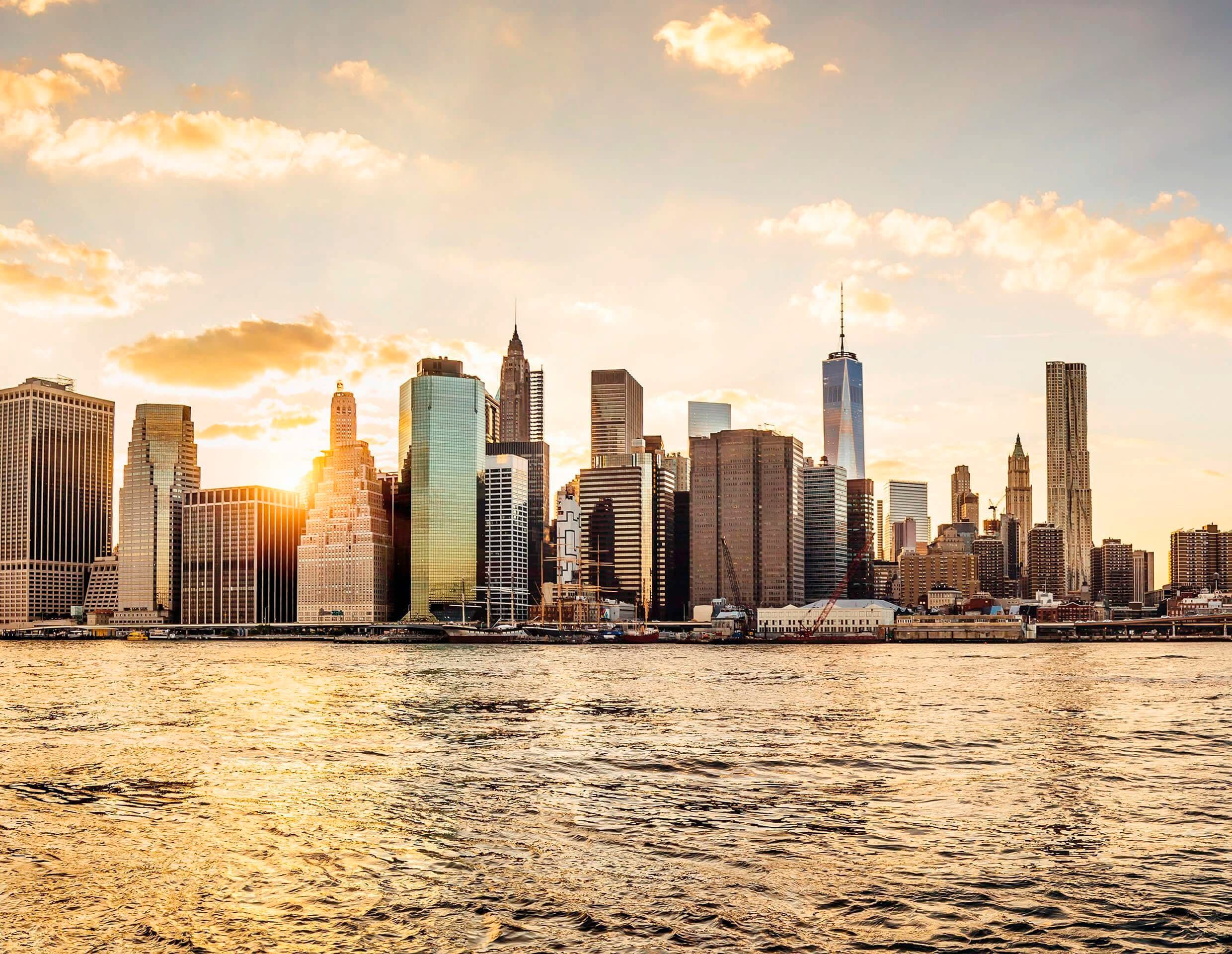 living walls Fototapete "New York City Manhattan Skyline" Motiv abstrakt naturalistisch glatt Manhattan Tapete Skyline Fototapete Kinderzimmer Tapeten Design Optik