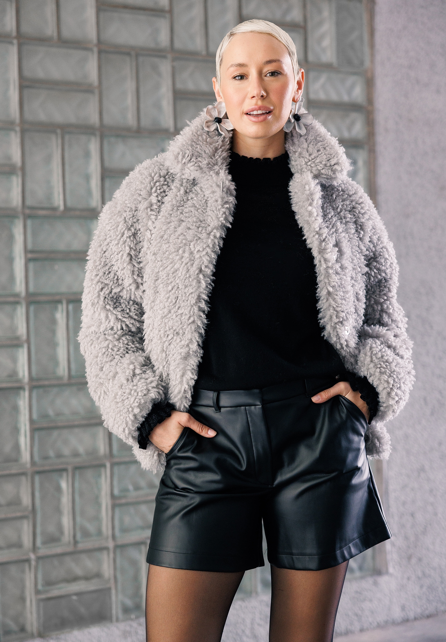 Amber & June Plüschjacke »Damen mit Stehkragen«