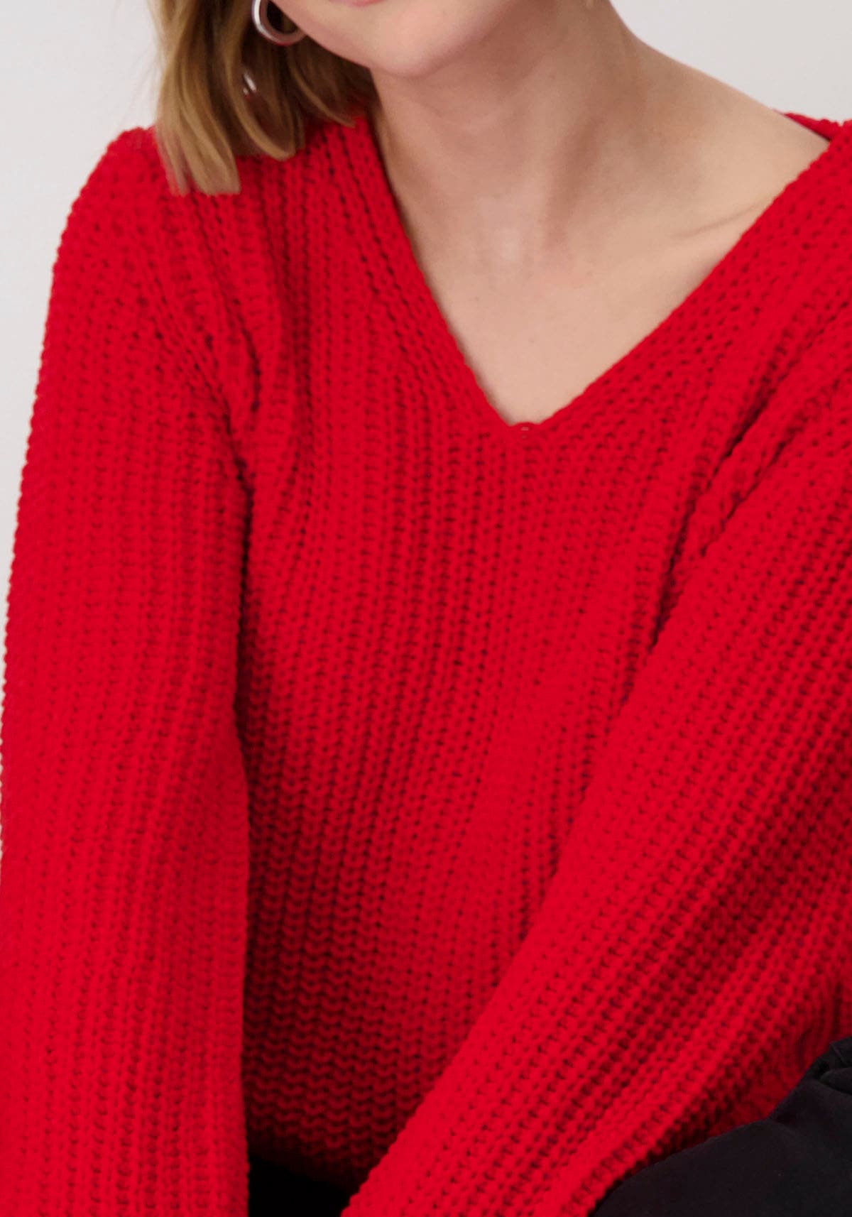 Monari V-Ausschnitt-Pullover »Pullover Chenille V«, weiche Haptik, gerippte Ärmelbündchen