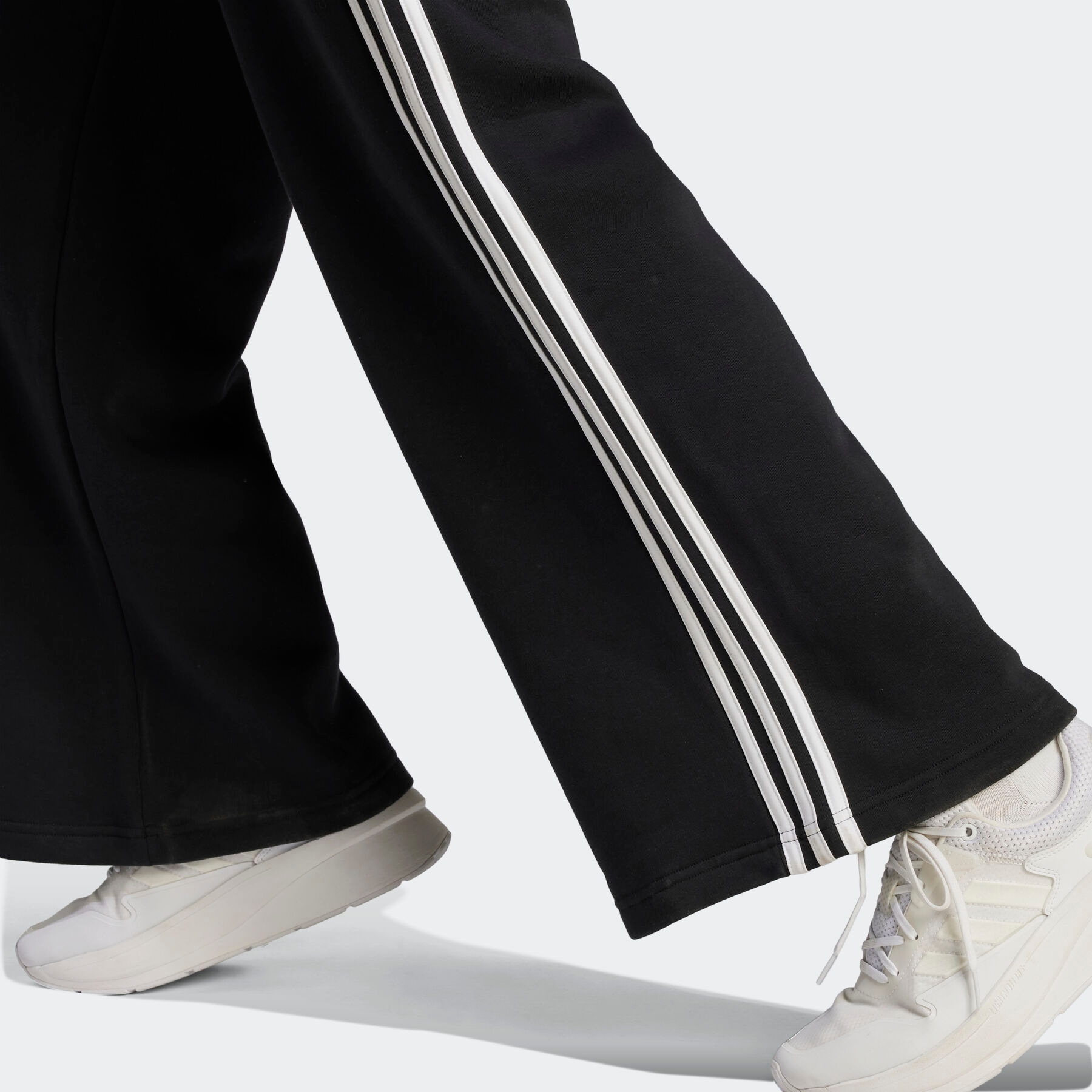 adidas Sportswear Sporthose »ESSENTIALS 3STREIFEN FRENCH TERRY WIDE HOSE«, (1 tlg.)