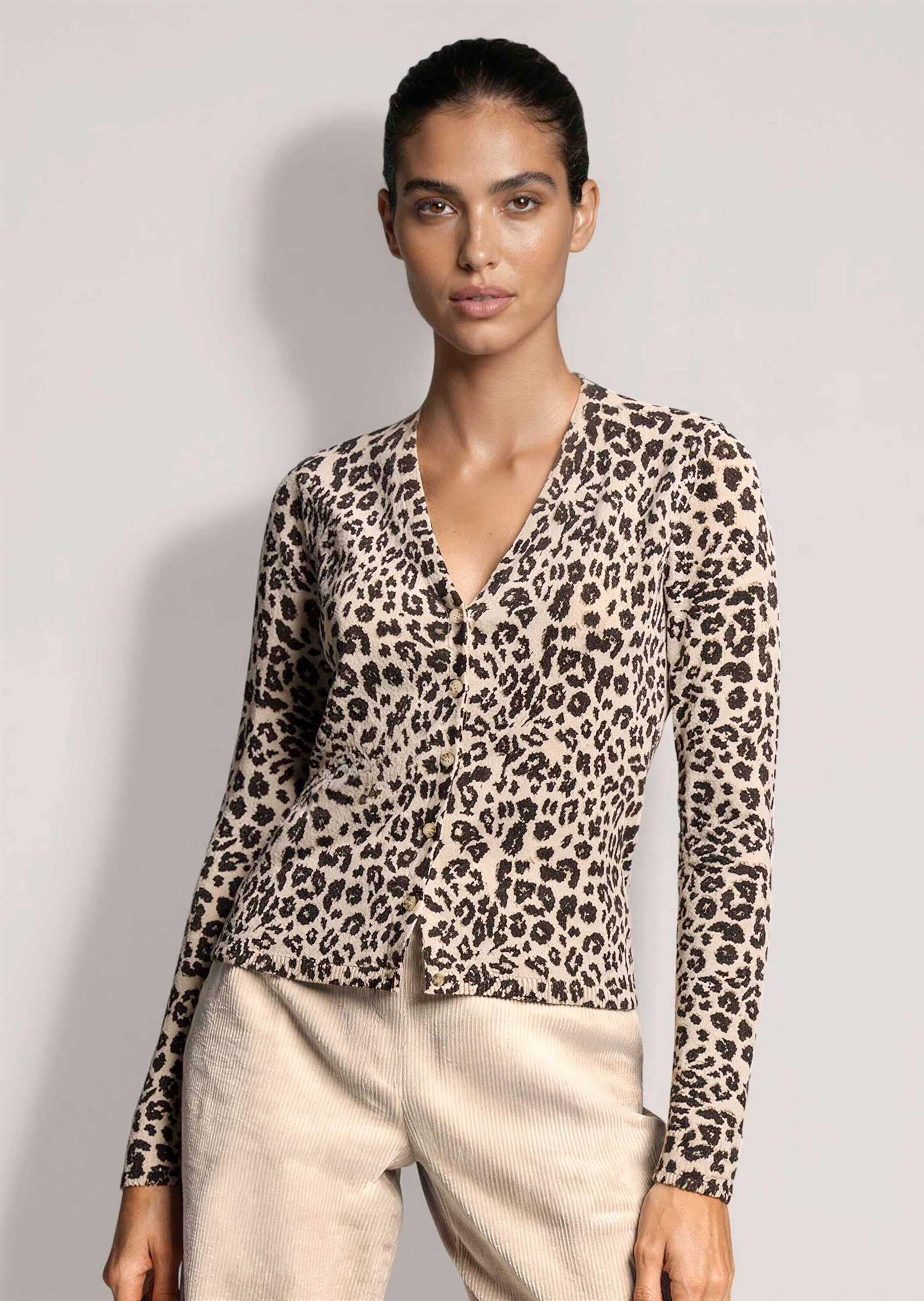 MADELEINE Strickjacke »Strickjacke Kaschmirjacke mit Leo-Druck«