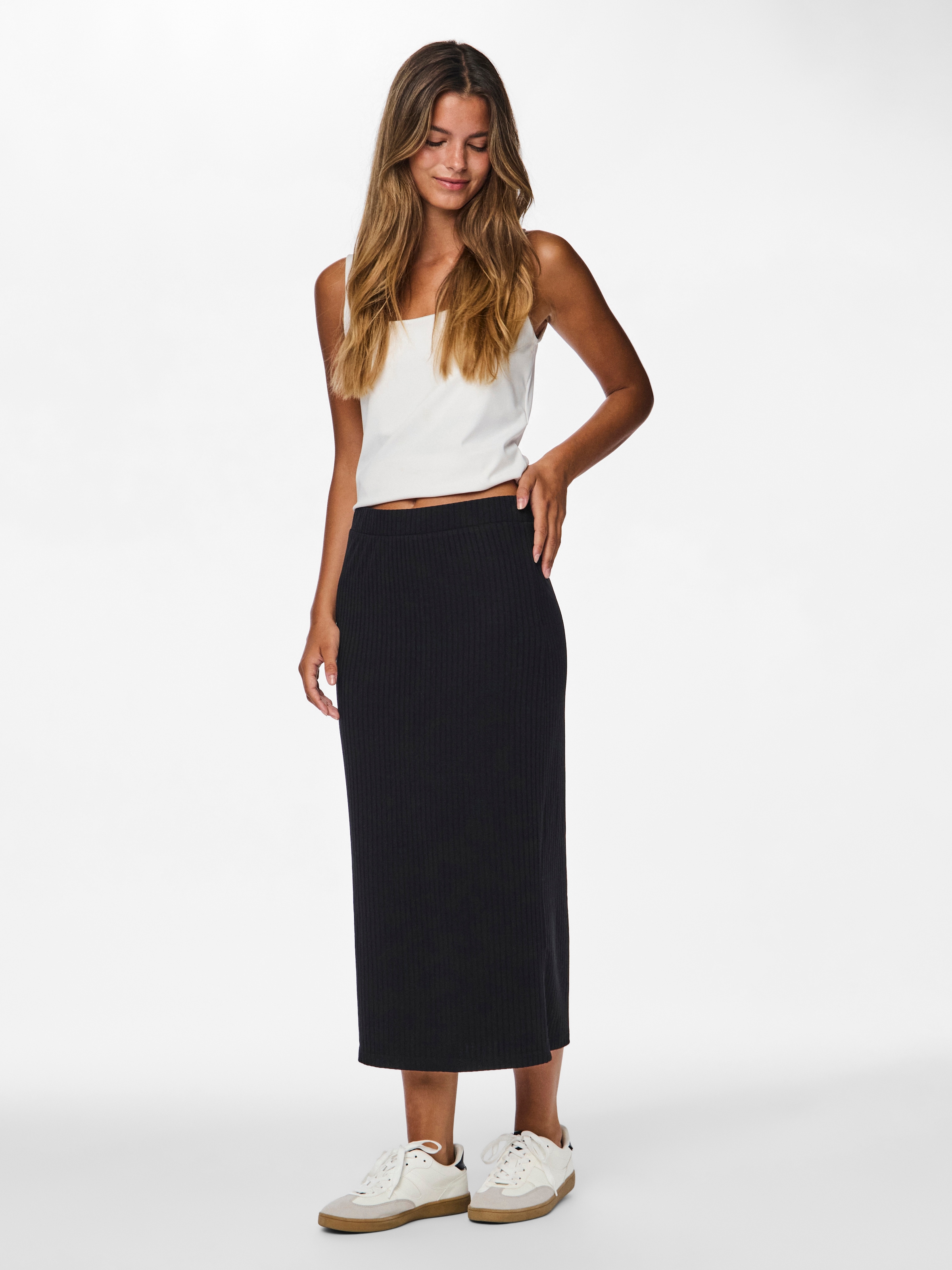 pieces Midirock »PCKYLIE MW MIDI SKIRT NOOS« gerippte Jersey-Ware