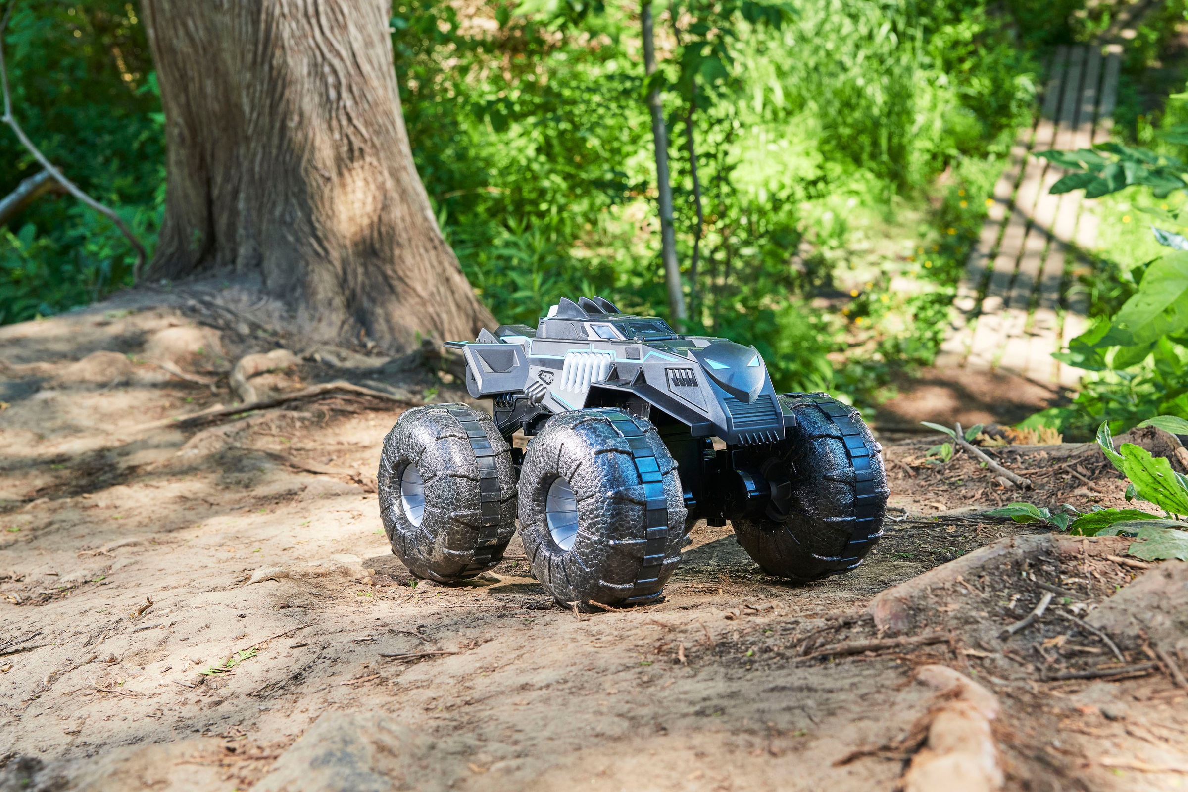 Spin Master RC-Auto »Batman - RC All Terrain Batmobile (kompatibel mit 10 cm Figuren)«, für Land und Wasser