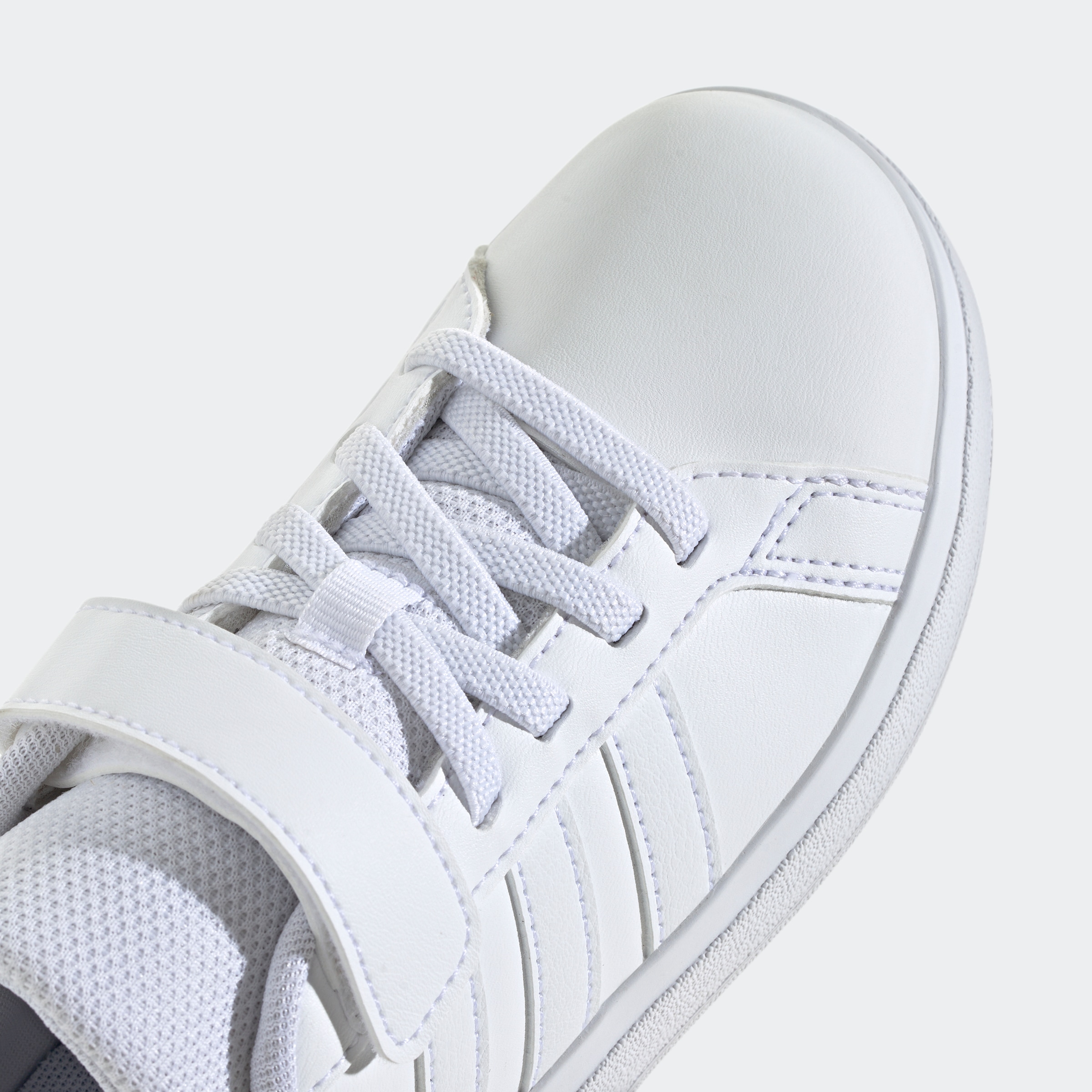 adidas Sportswear Sneaker »GRAND COURT 2.0 KIDS«, Design auf den Spuren des adidas Superstar