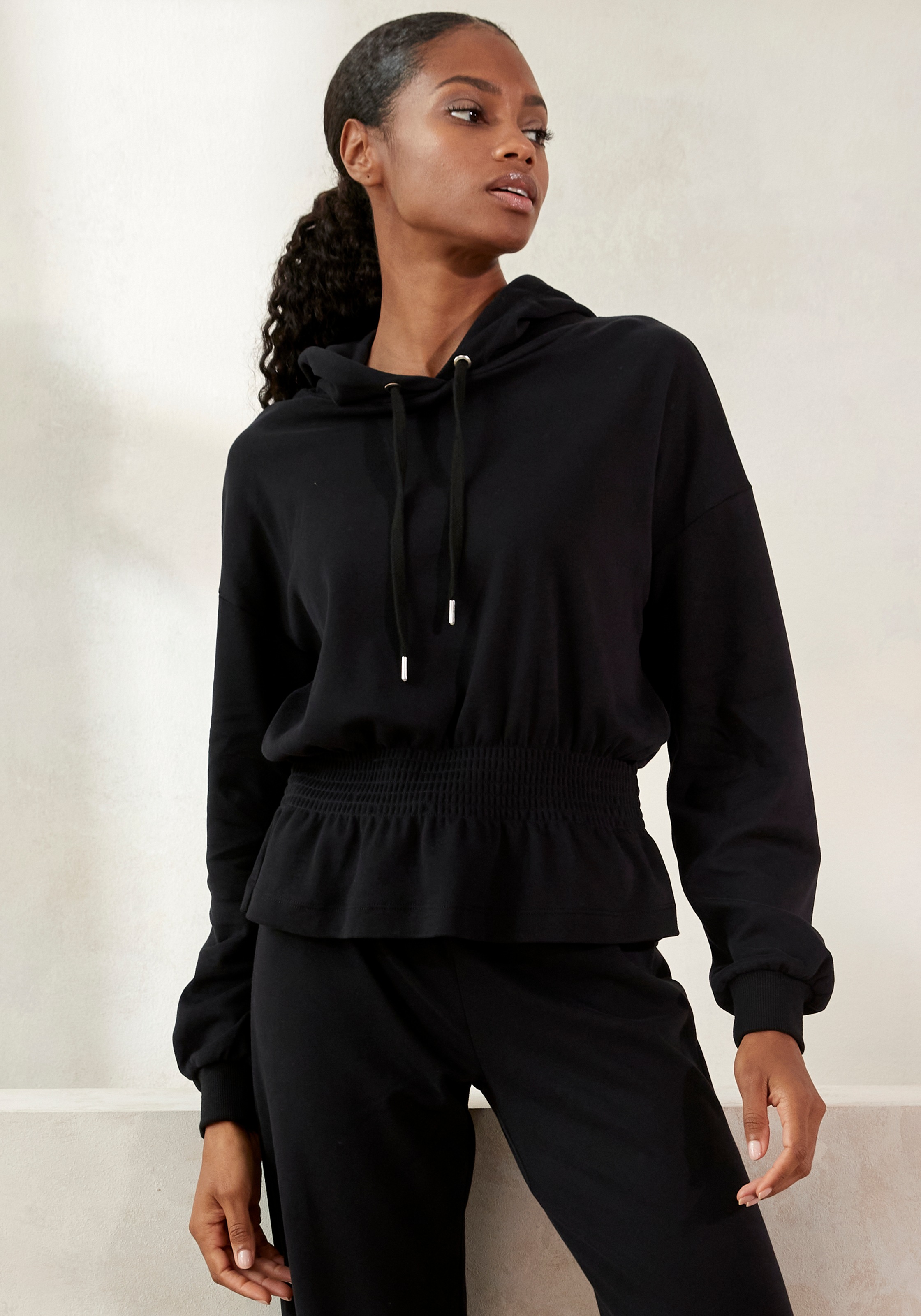 LASCANA Hoodie "-Kapuzensweatshirt", mit elastischer Raffung in der Taille, Loungewear