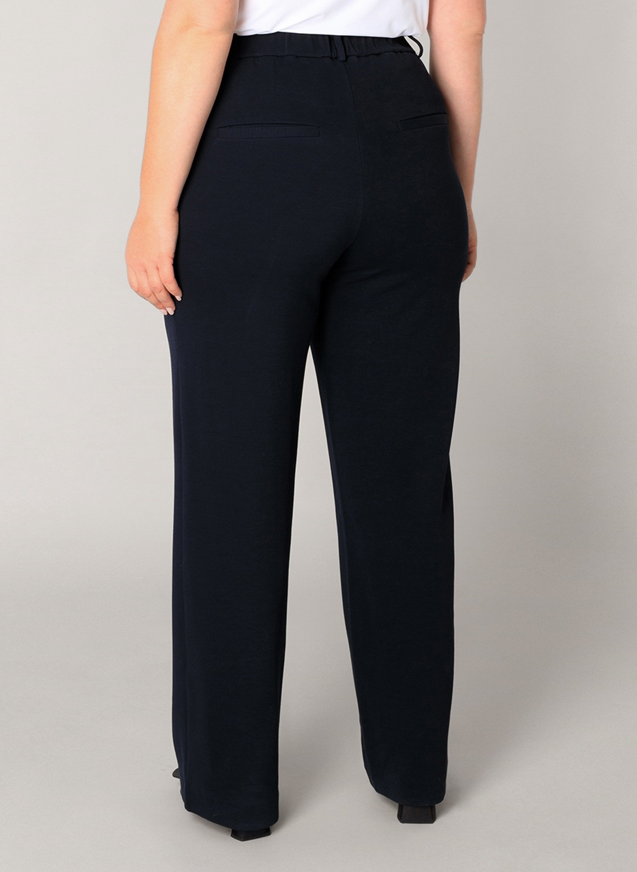 Base Level Curvy Stoffhose »Yorinthe«  mit elastischem Bund und Stretch