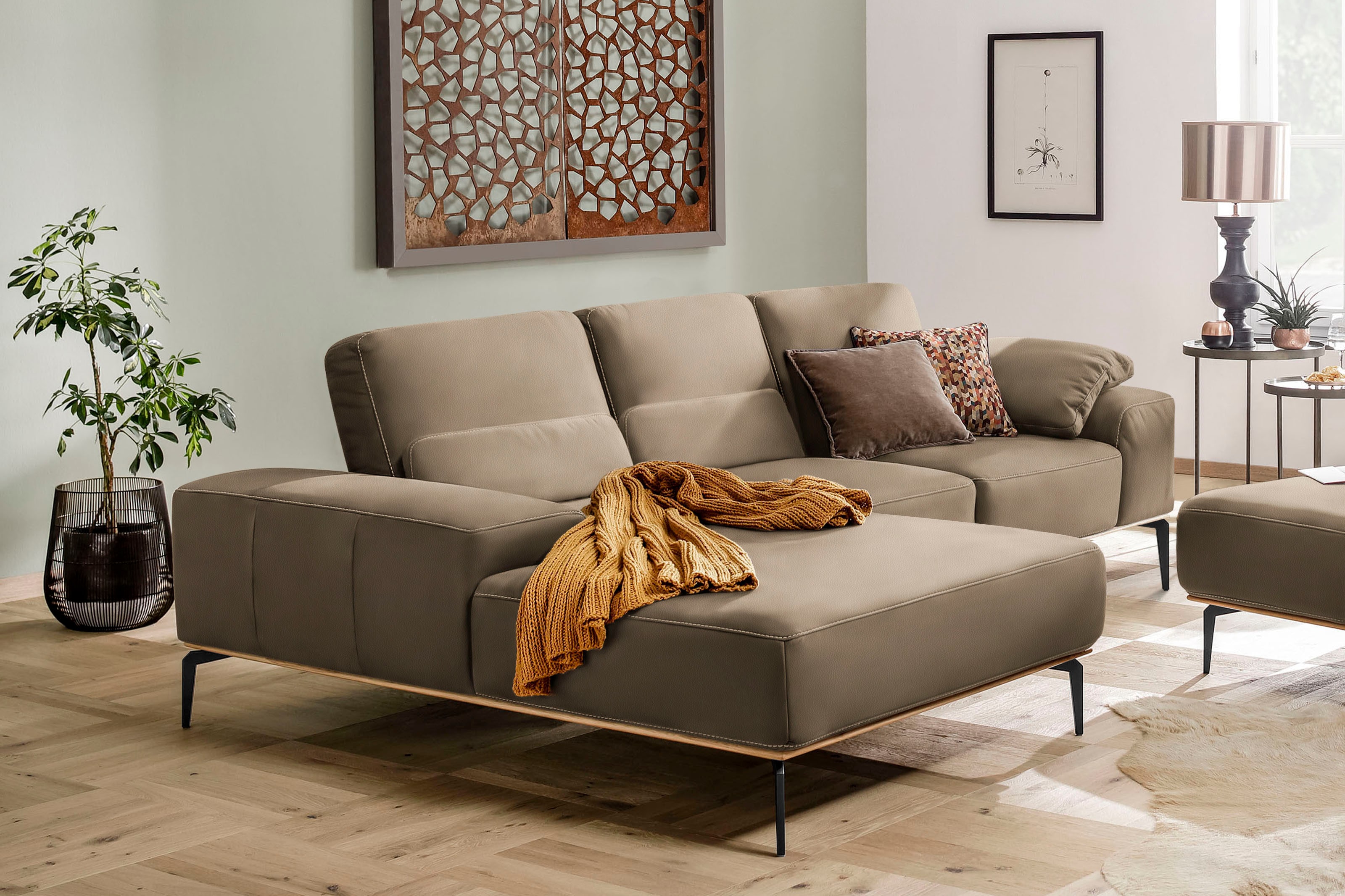 W.SCHILLIG Ecksofa "run, Designsofa mit tollem Sitzkomfort, bequem, L-Form" mit Holzsockel, Füße in Schwarz pulverbeschichtet, Breite 279 cm