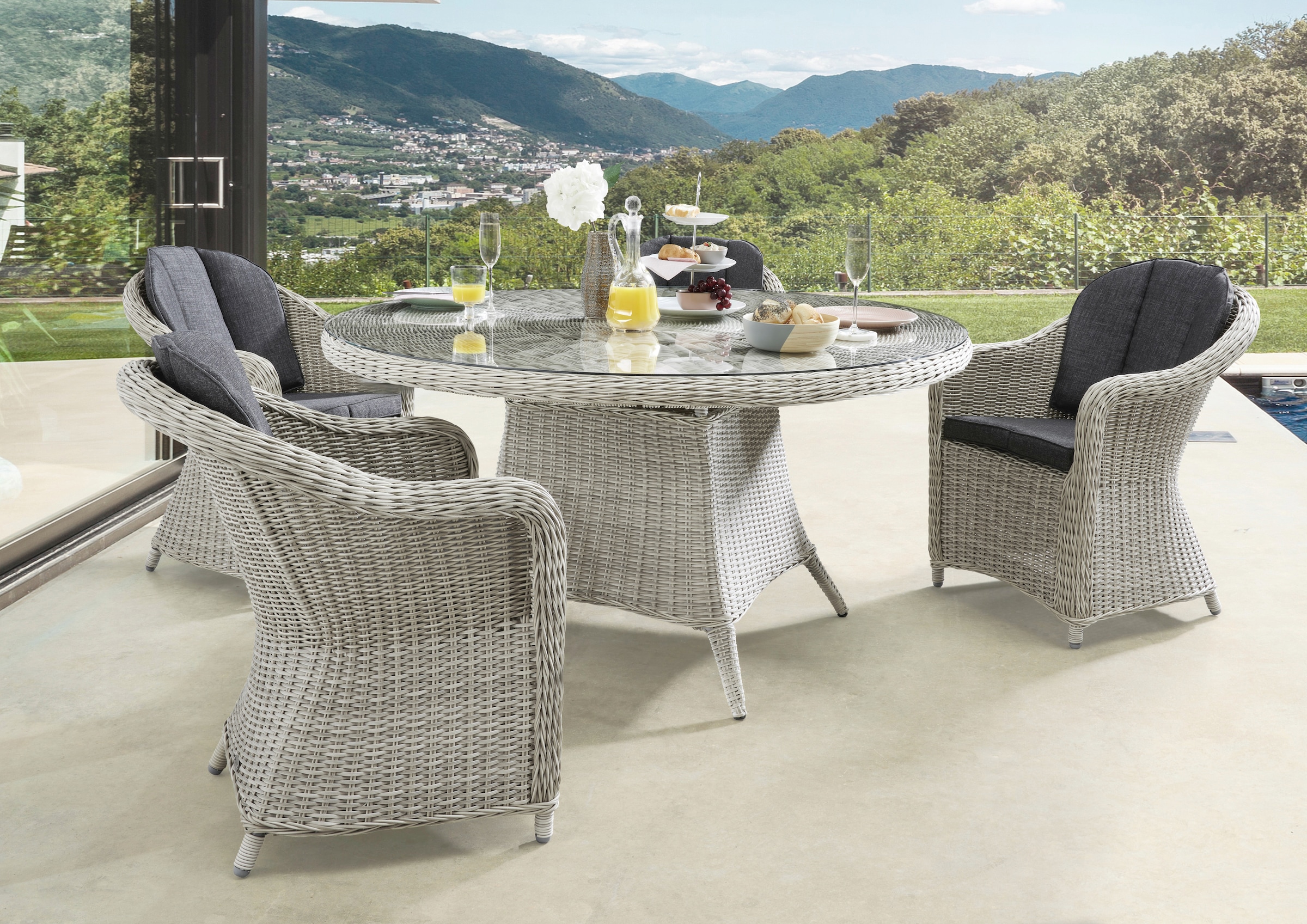 Destiny Garten-Essgruppe "MALAGA LUNA", (13 tlg., 4x Sessel, 1x Tisch, inkl. Auflagen), Aluminium, Polyrattan