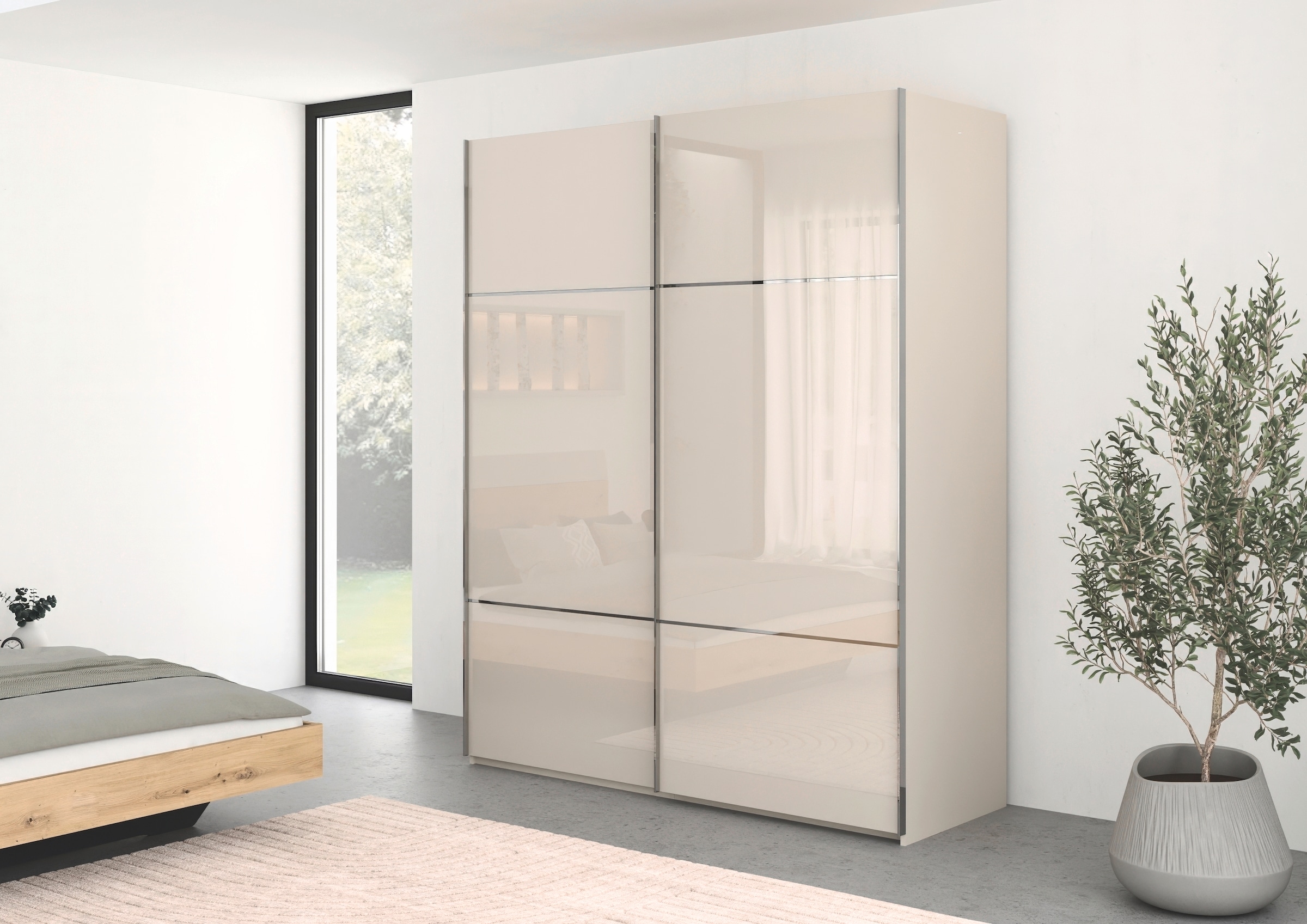 rauch Schwebetürenschrank »Kleiderschrank Schrank Garderobe Schlafzimmerschrank SCALE-TRIO« edle dreigeteilte Front mit 2 Zierleisten Glasfront MADE IN GERMANY