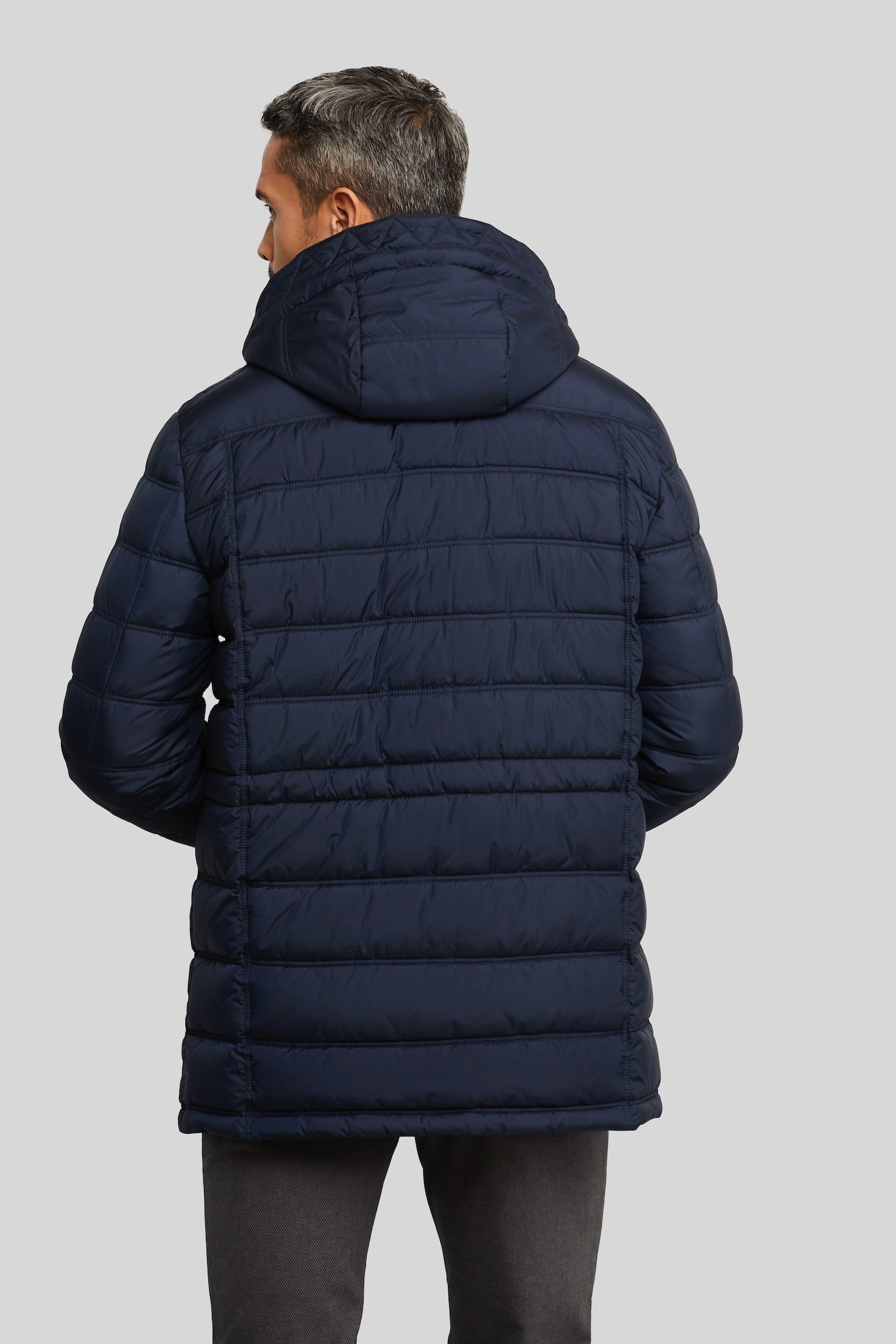bugatti Steppjacke, mit Kapuze, aus besonders leichtem Material