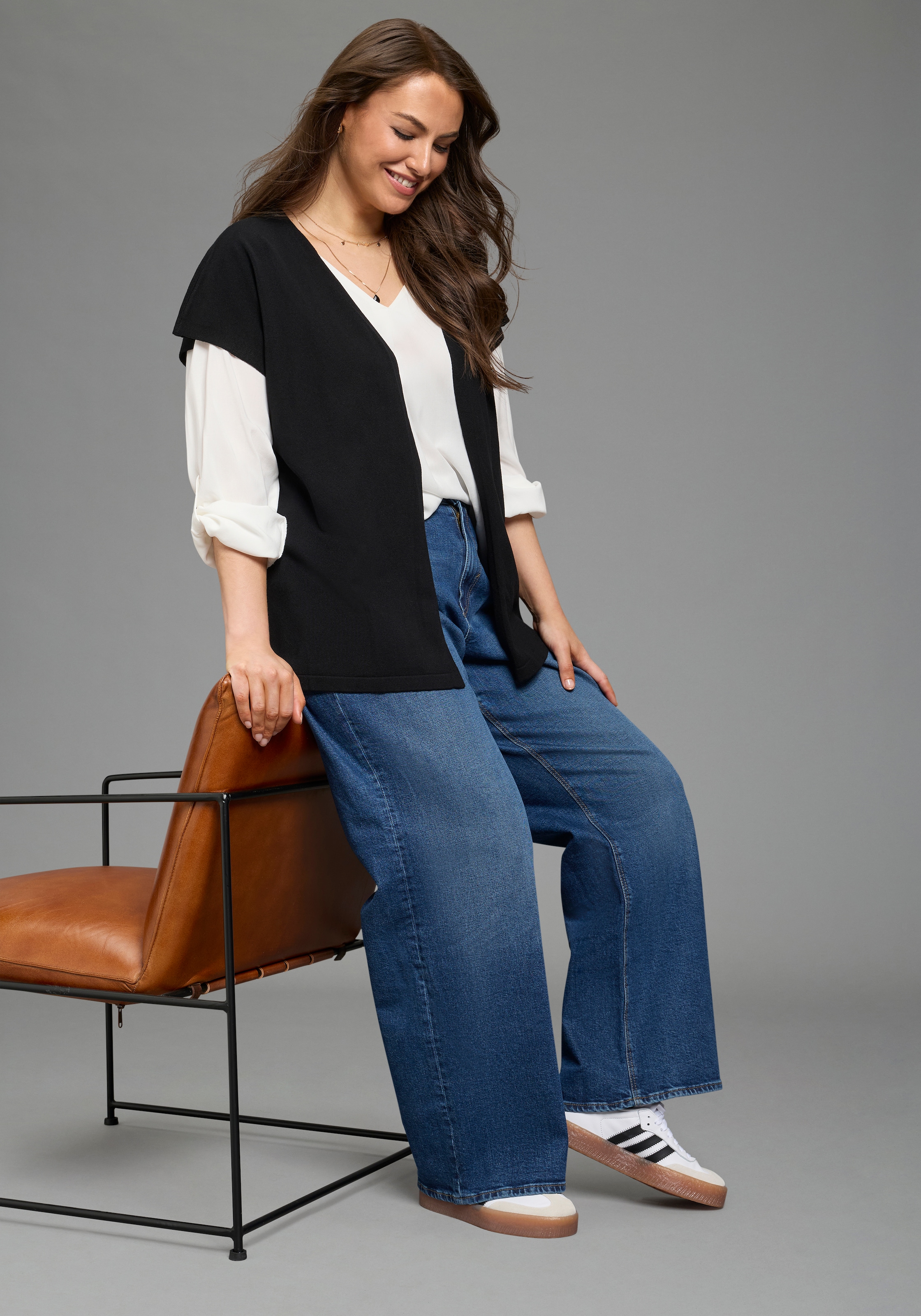 Laura Scott CURVE Strickjacke mit lässigem, figurschmeichelndem Schnitt günstig online kaufen