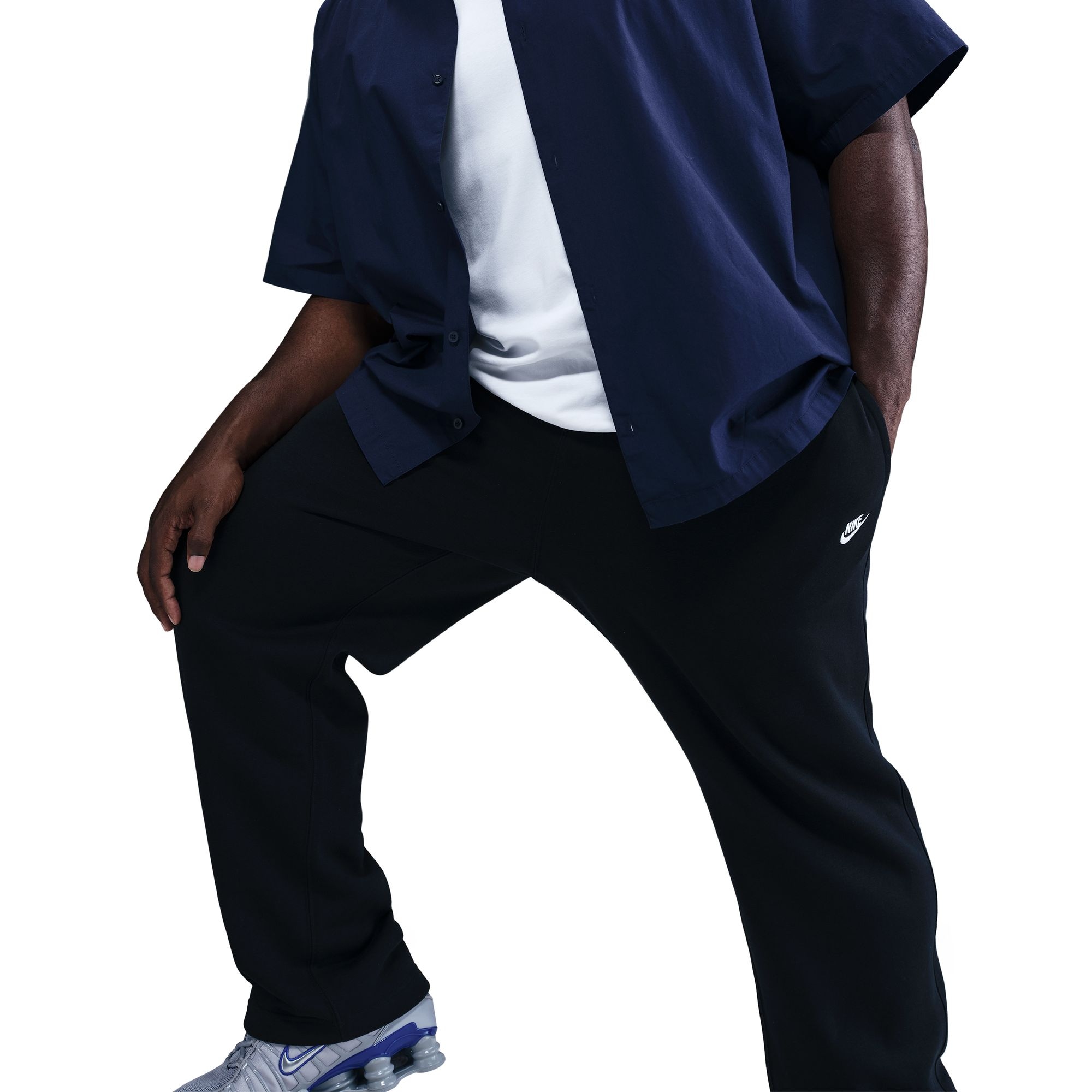 Nike Sportswear Sporthose »M NK CLUB BB OH PANT«  für Laufen und Leichtathletik, mit Eingrifftaschen und Gesäßtasche