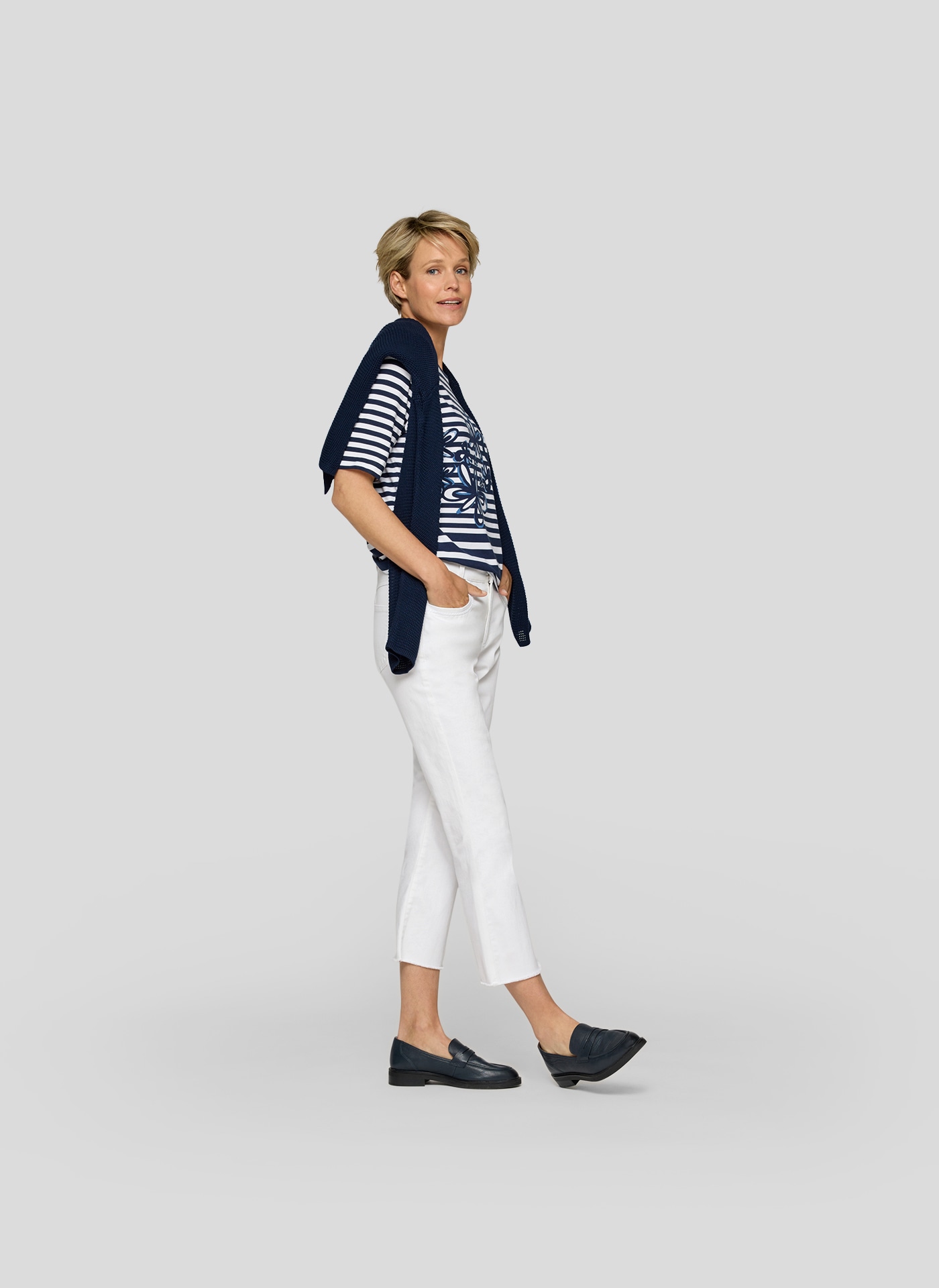 Rabe Rundhalsshirt, im Streifen-Design und mit floralem Muster