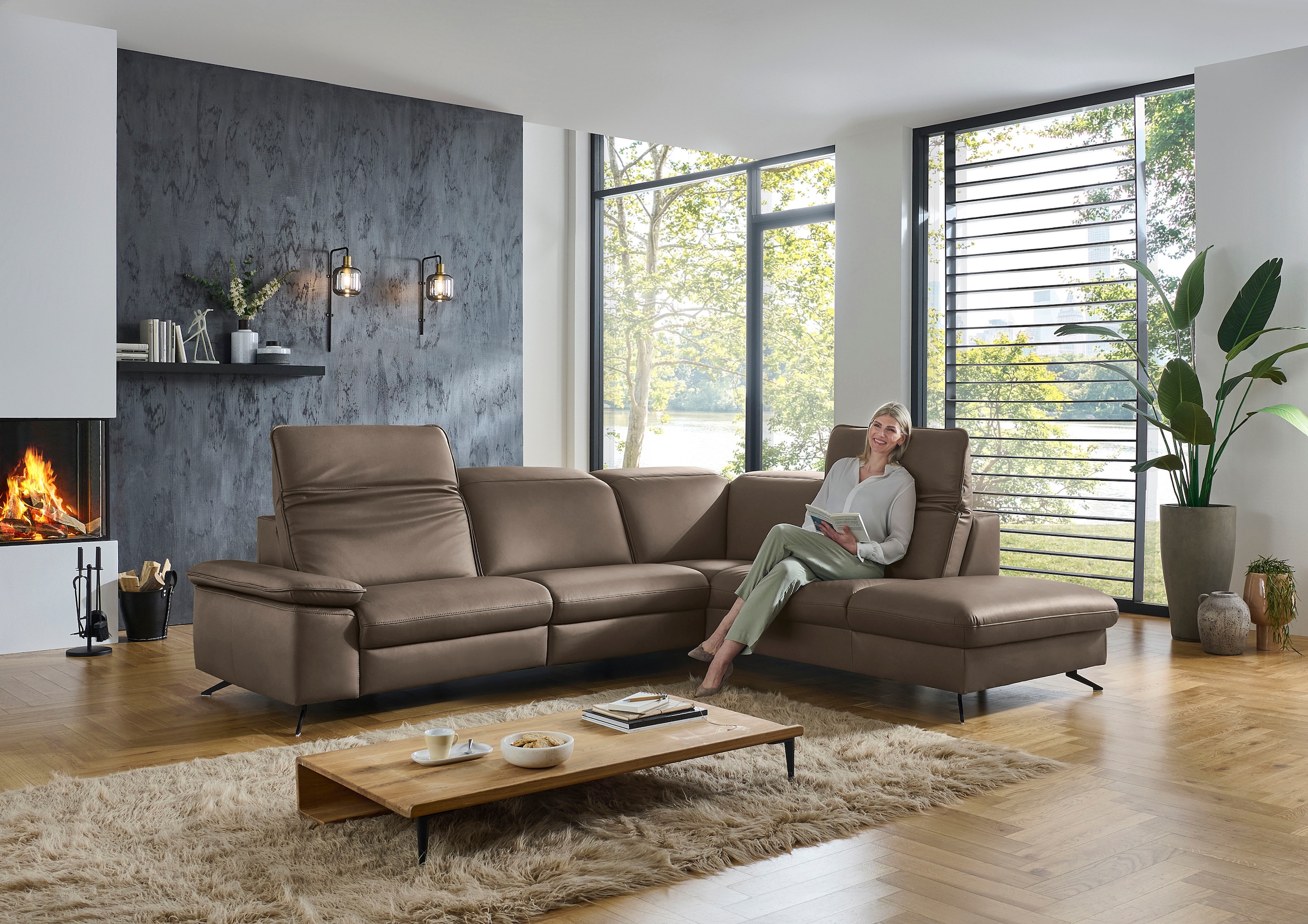 Die PlanBar Ecksofa »PN-EM20091, L-Form, Breite 297 cm« inkl. Kopfteilverstellung, optional elektr. Relaxfunktion u. Stauraum