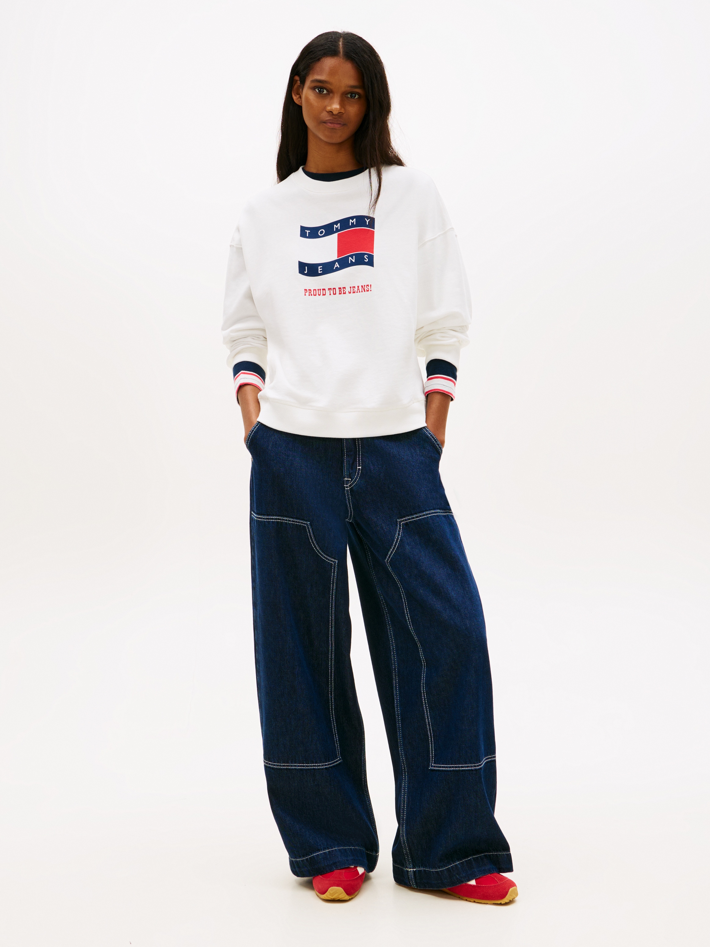 Tommy Jeans Sweatshirt »TJW BXY WAVY FLAG CREW EXT«, Boxy Fit mit Rundhals
