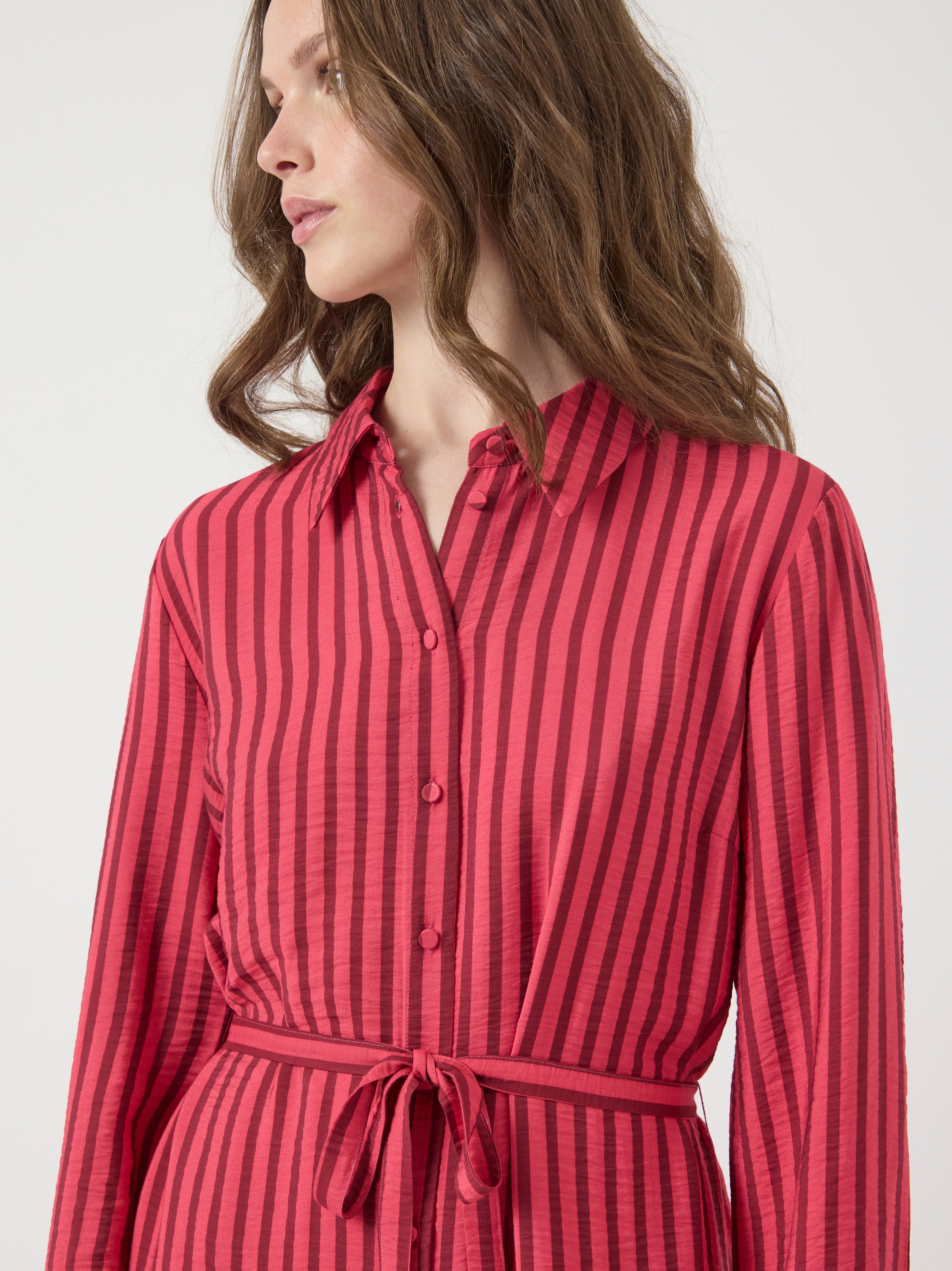 Thumbnail - Y.A.S Hemdblusenkleid "YASKAYA LS LONG SHIRT DRESS S. NOOS" Sommerkleid