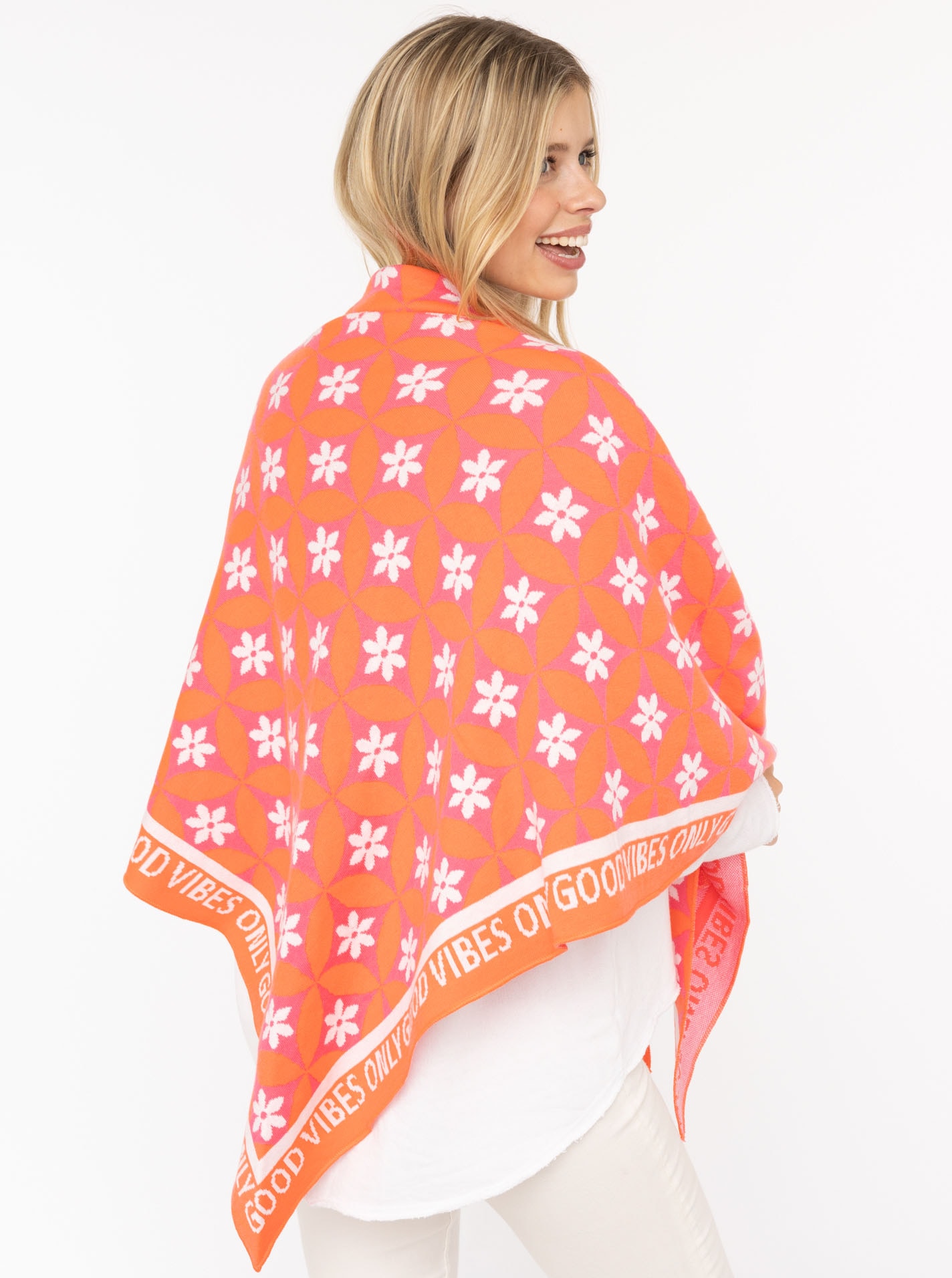 Zwillingsherz Dreieckstuch »"Luxury Vibes"« Feinstrick, Blumenmotiv, Statement, wärmend