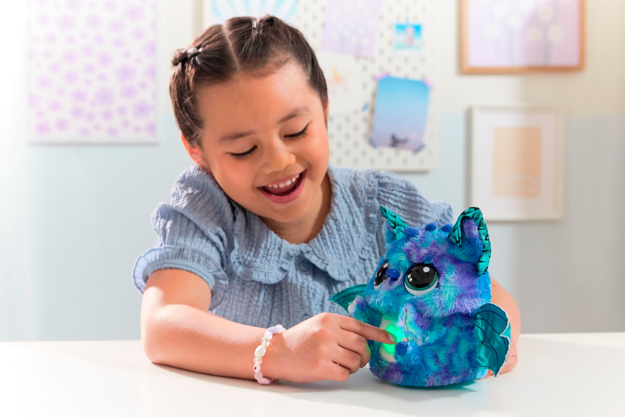 Spin Master Spielfigur »Hatchimals Big Egg - Secret Hatch Draggle«, mit Licht und Sound