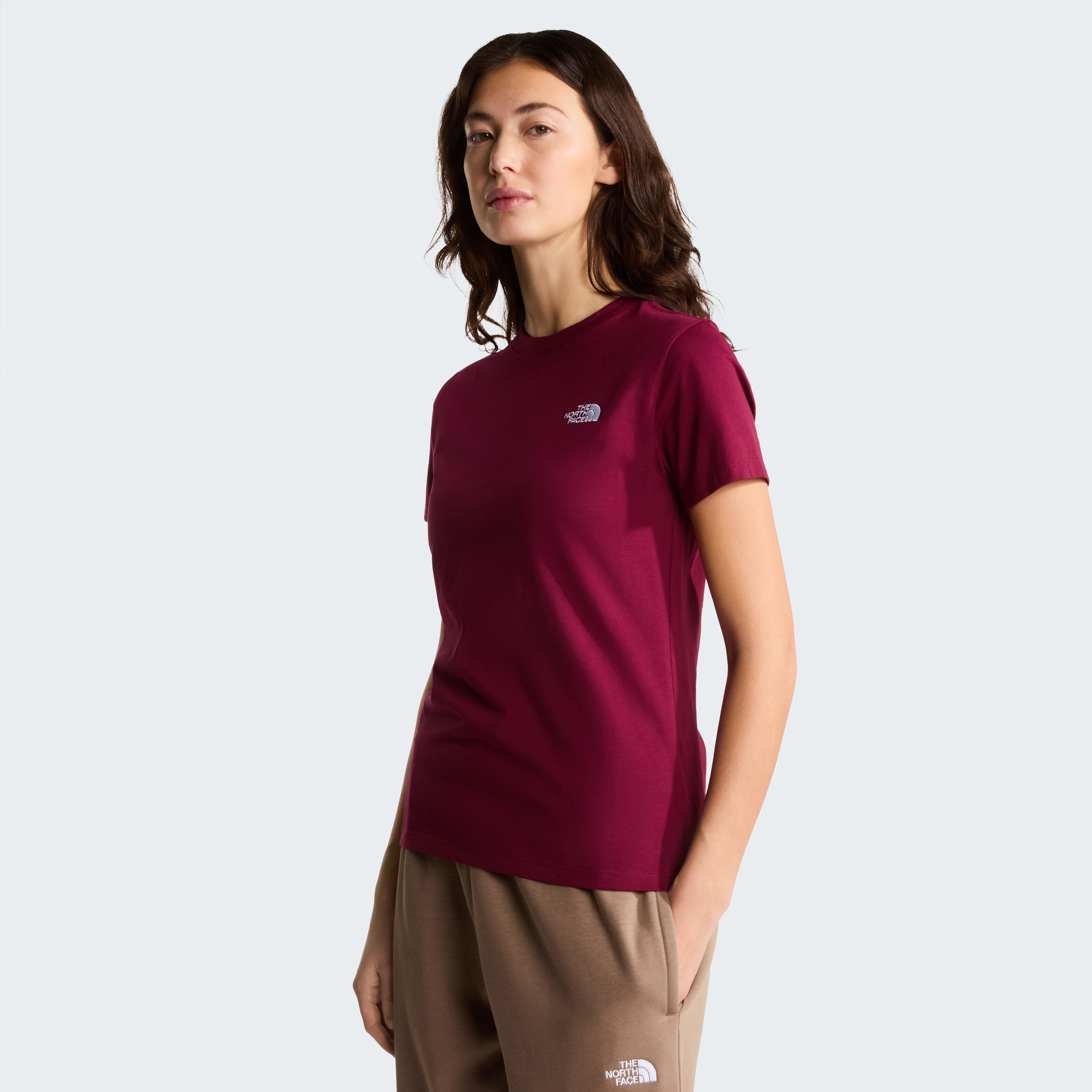 The North Face T-Shirt "W EVOLUTION SIMPLE DOME SLM SHORT SLEEVE" schmaler Schnitt, Kurzarm, für Wandern und Outdoor-Aktivitäten
