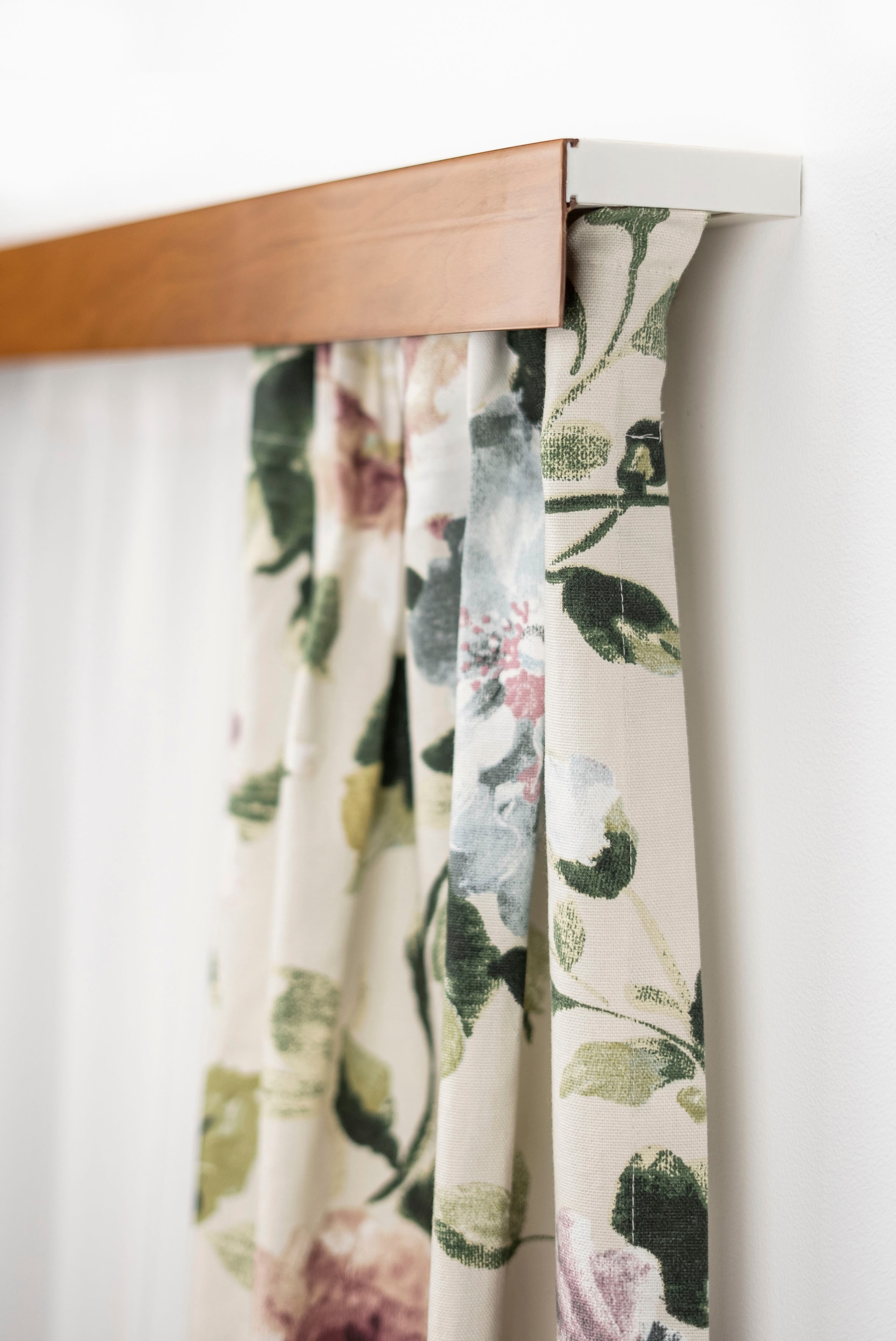 Gardinenschiene GARESA, L:310cm, braun, Kunststoff, Gardinenstangen, "Kunststoffschiene mit Blende", Deckenmontage, verlängerbar, einfache Montage,