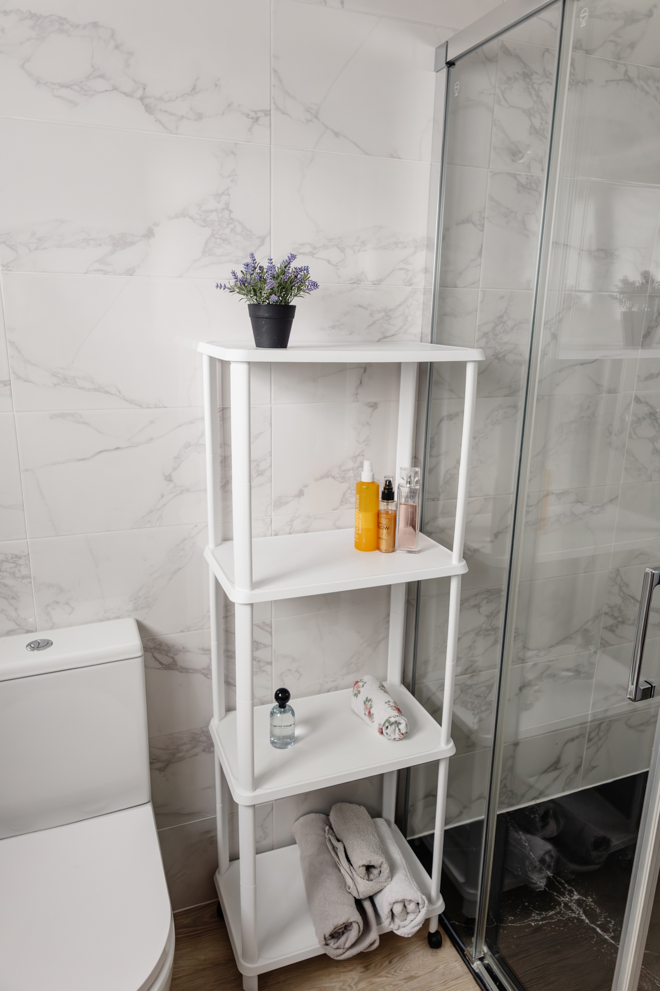 Bischof Badregal "Amico" stabil, mobil, agil und zu 100% aus recyceltem Material