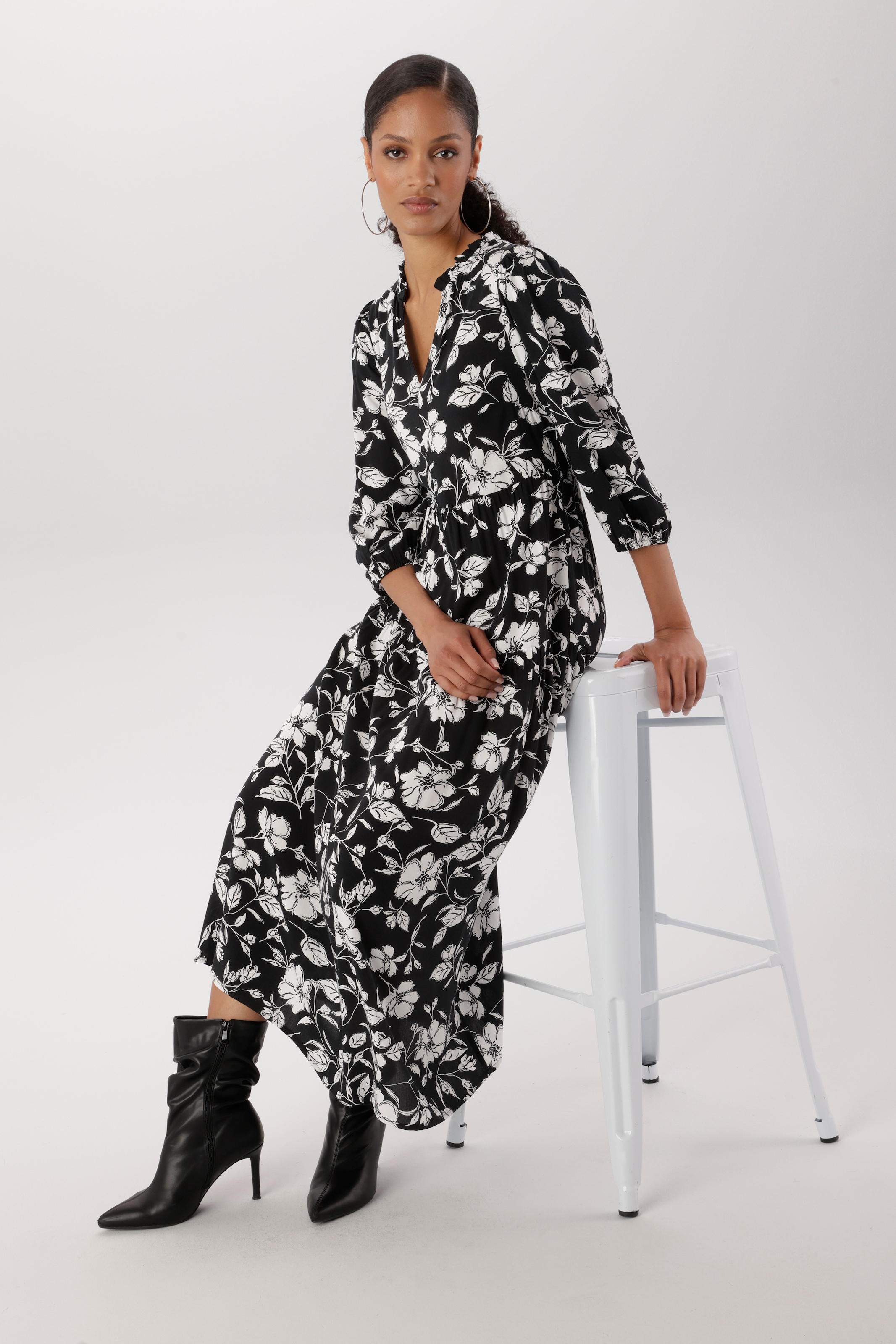 Aniston SELECTED Maxikleid mit fantasievollen und malerischen Blumendruck - NEUE KOLLEKTION