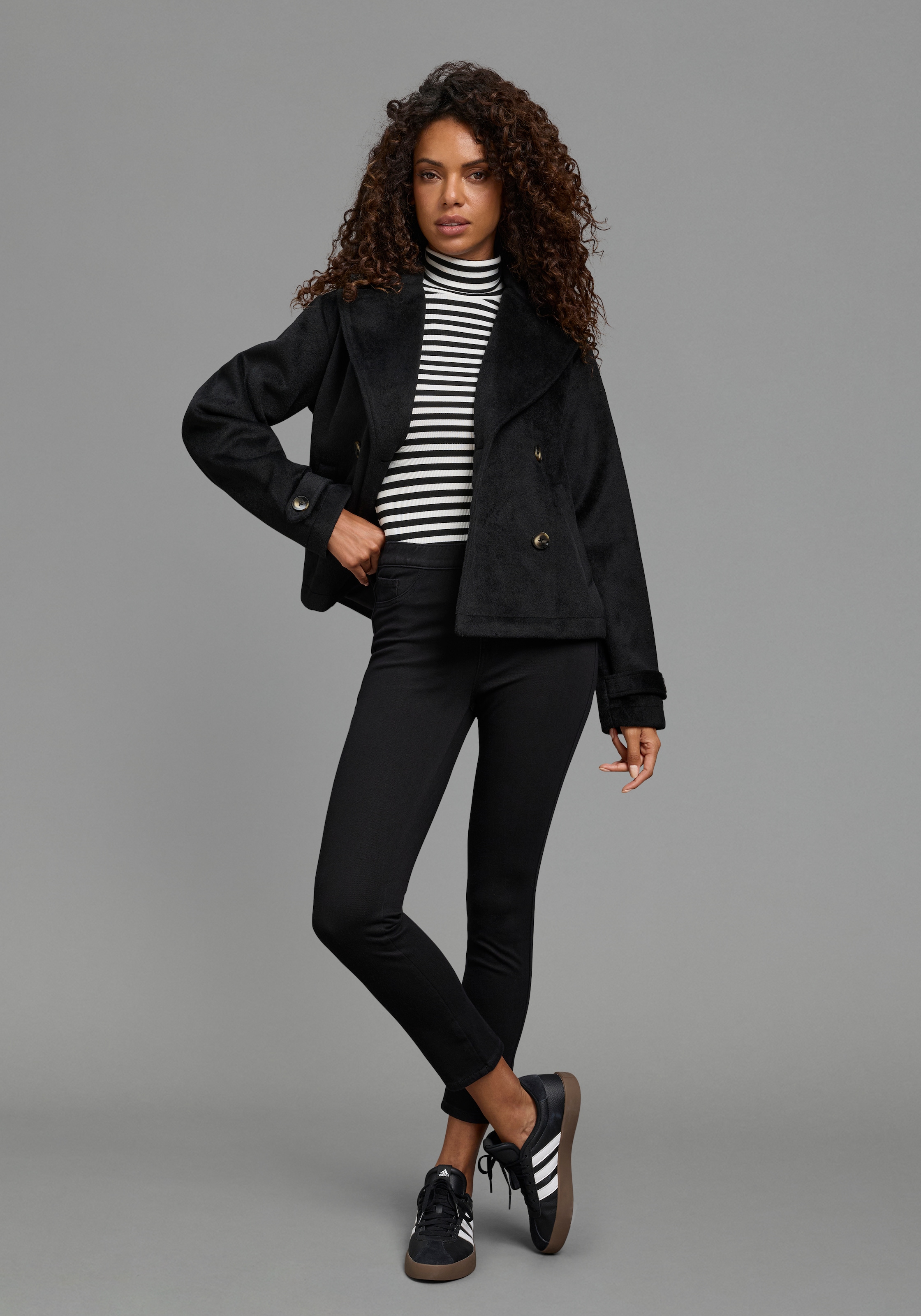Arizona Jeansjeggings »im 4 Way Stretch, Quer- und Längselastisch, 7/8« extra-enger Skinny-Fit, normale Leibhöhe, 7/8-Länge