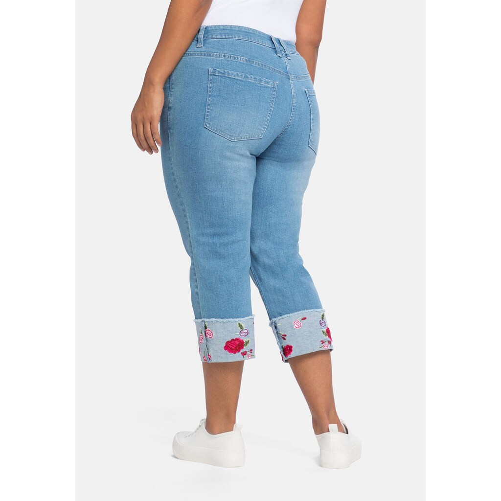 sheego by Joe Browns Stretch-Jeans »Große Größen«, in 7/8-Länge, mit besticktem Aufschlag