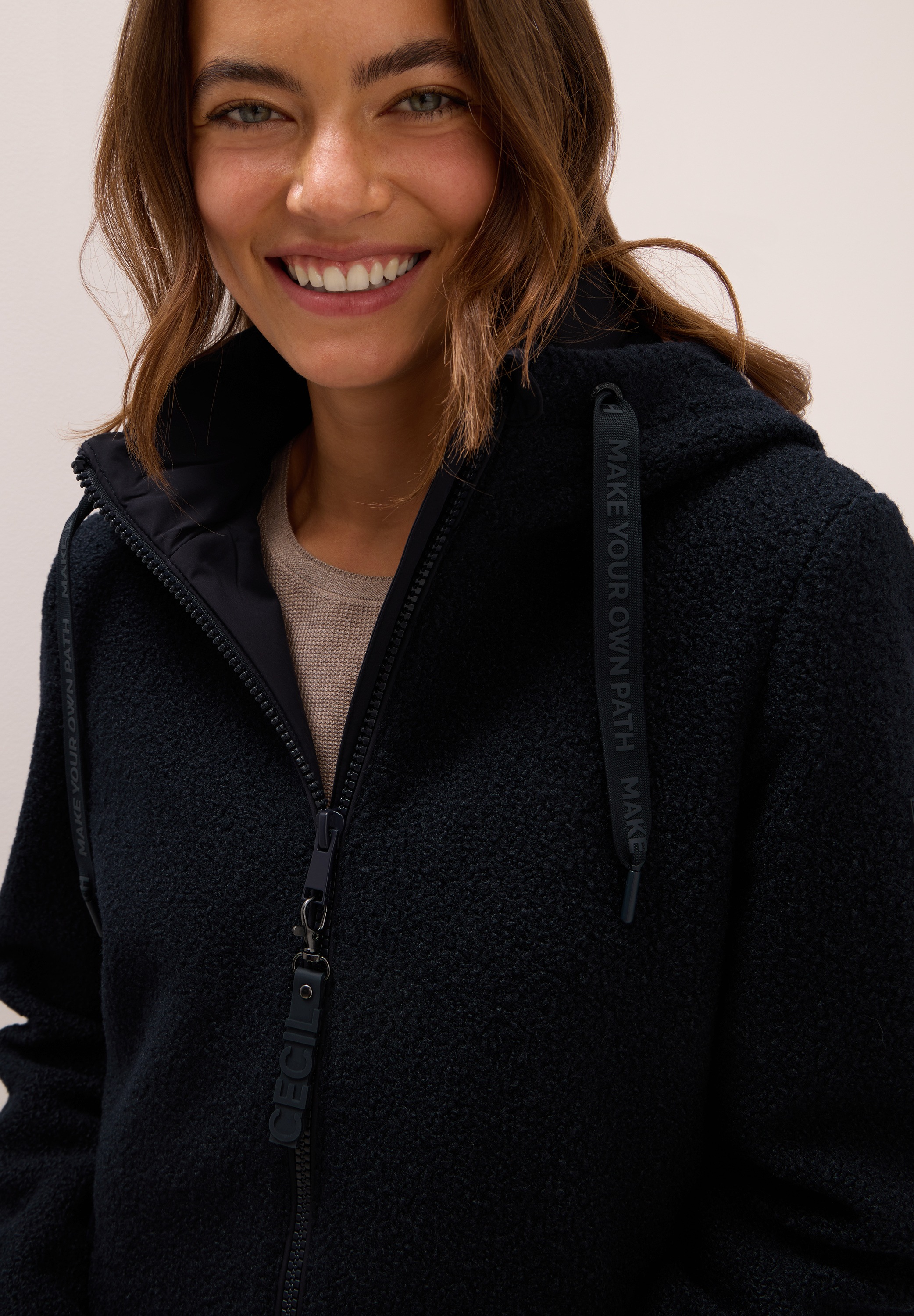 Cecil Fellimitatmantel mit Kapuze mit Tunnelzugband günstig online kaufen