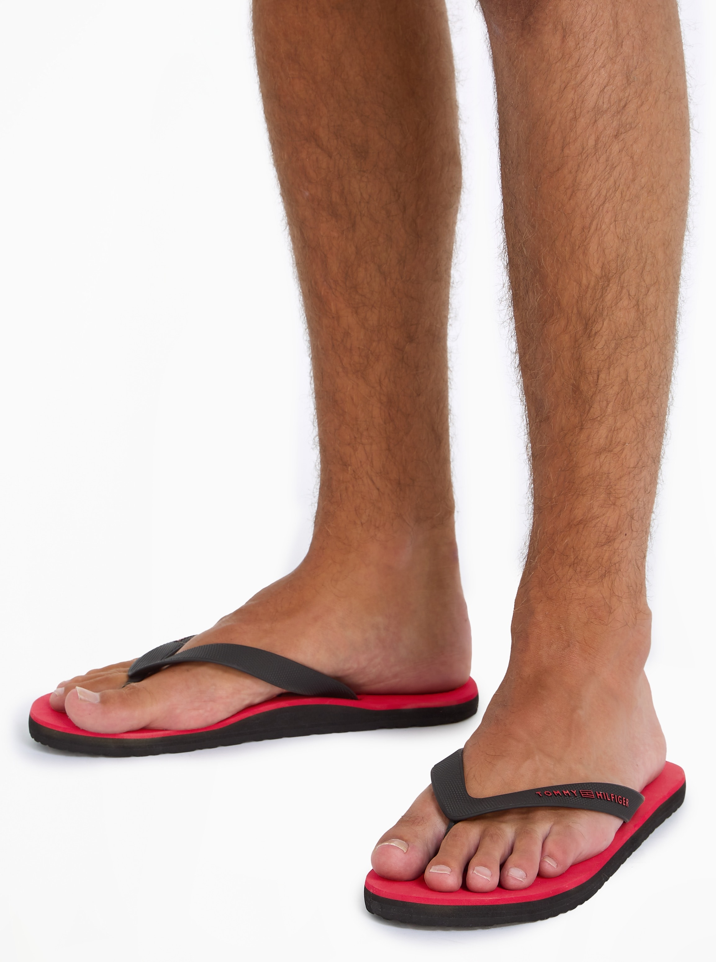 Tommy Hilfiger Zehentrenner »RUBBER HILFIGER BEACH SANDAL«, Sommerschuh, Schlappen, Poolslides, Badeschuh, mit Logoschriftzug