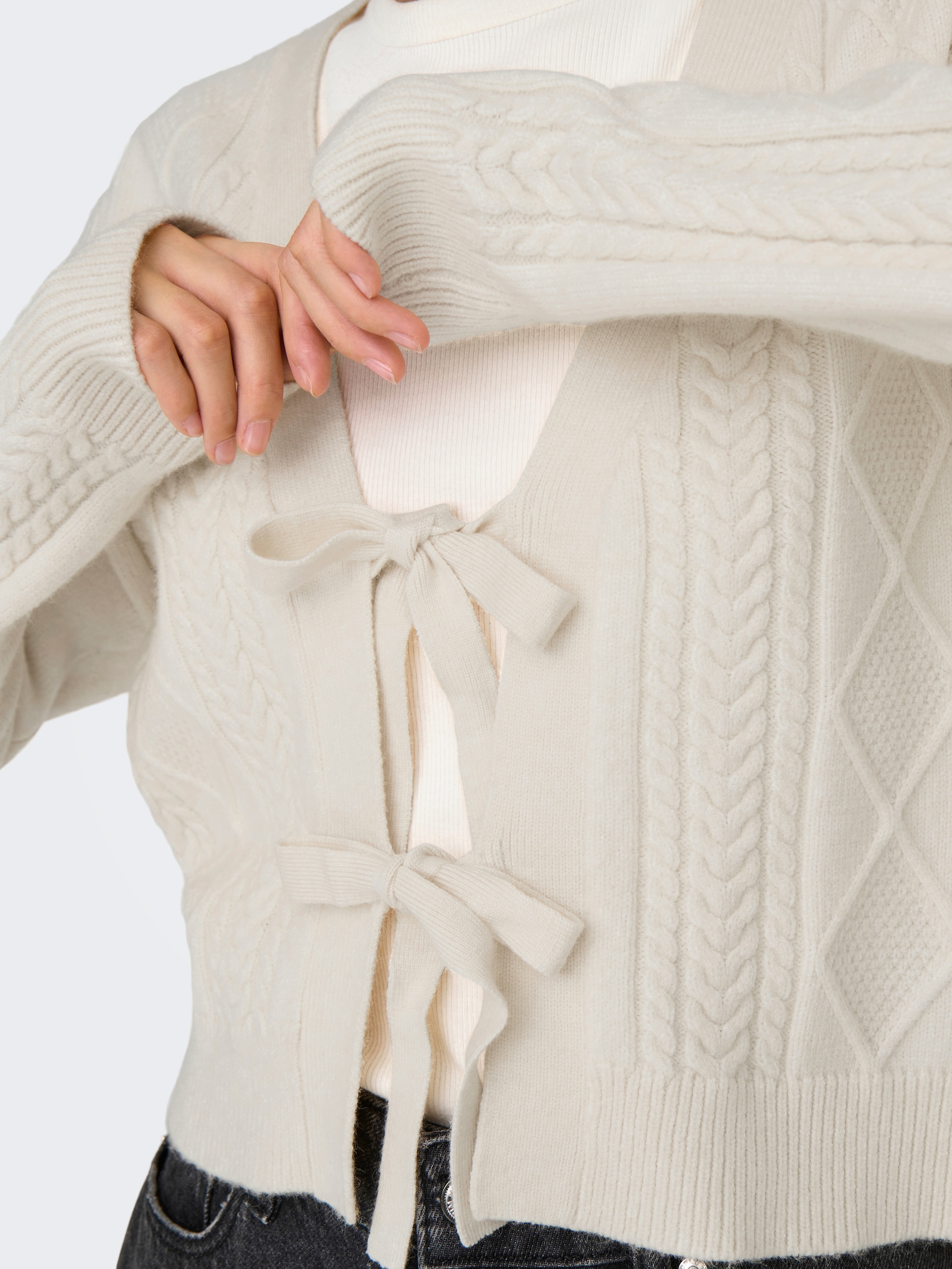 ONLY Strickjacke »ONLFIA LS STRING CARDIGAN KNT NCA« Viskosemischung, regular fit