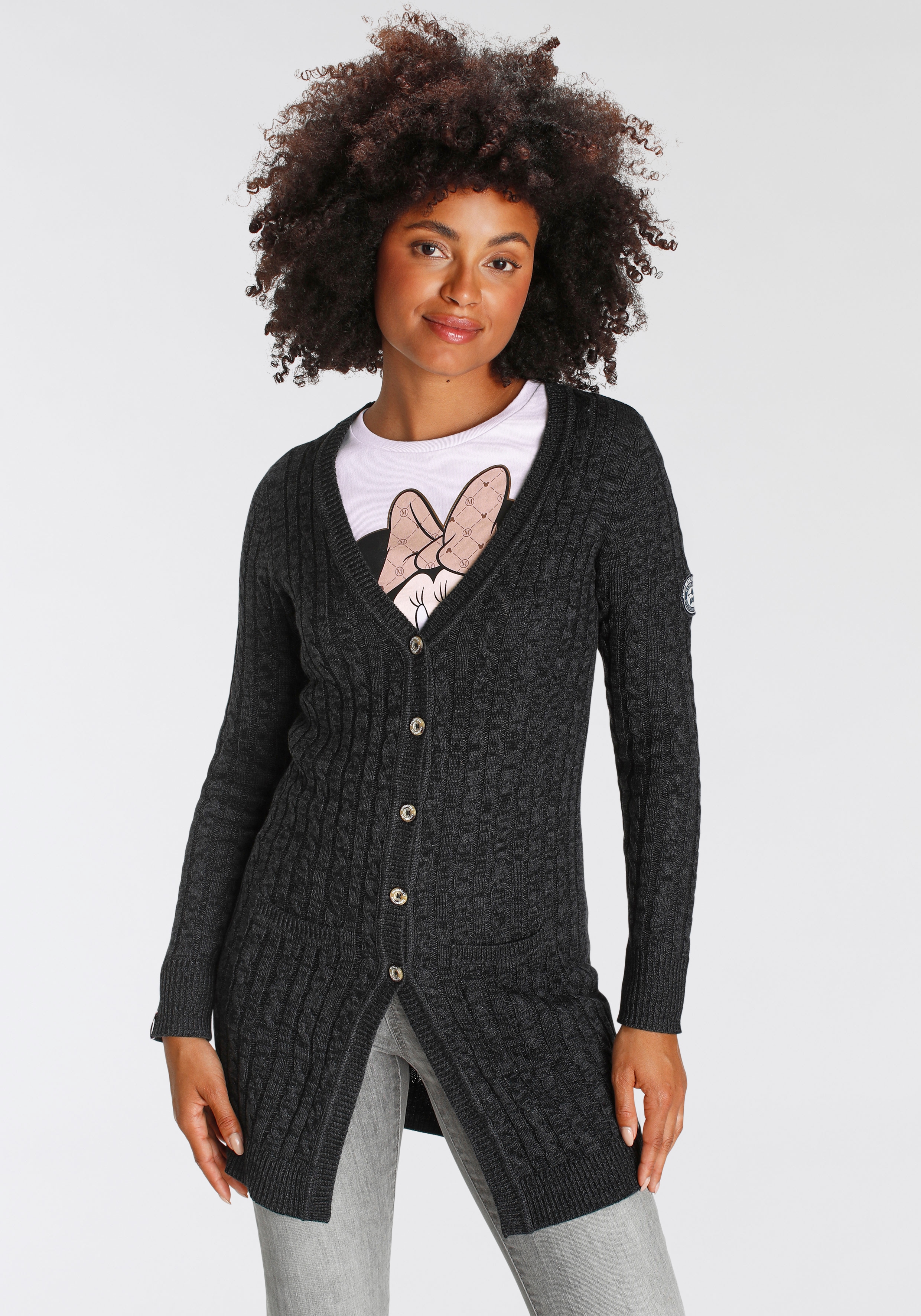 KangaROOS Longstrickjacke mit Knöpfen, po-bedeckende Länge, figurbetonte Passform