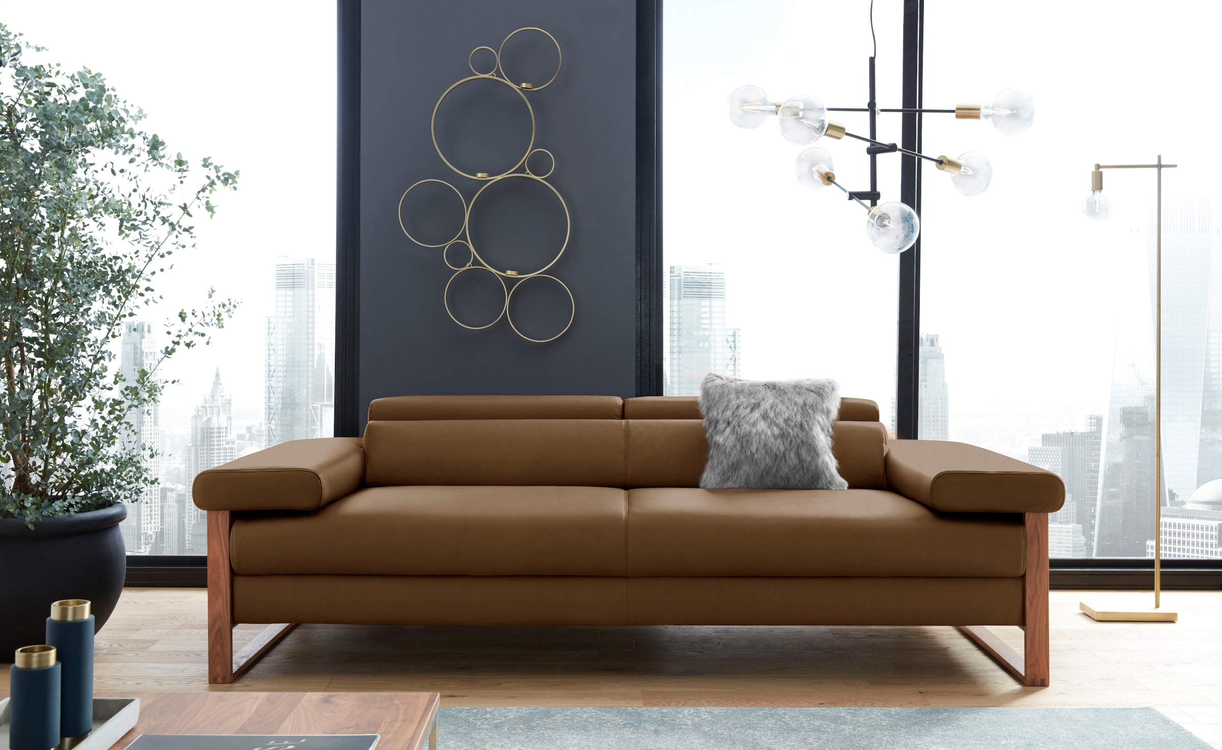 W.SCHILLIG 2,5-Sitzer "finn" German Design Award 2016, Fußgestell Nussbaum natur, Breite 230 cm
