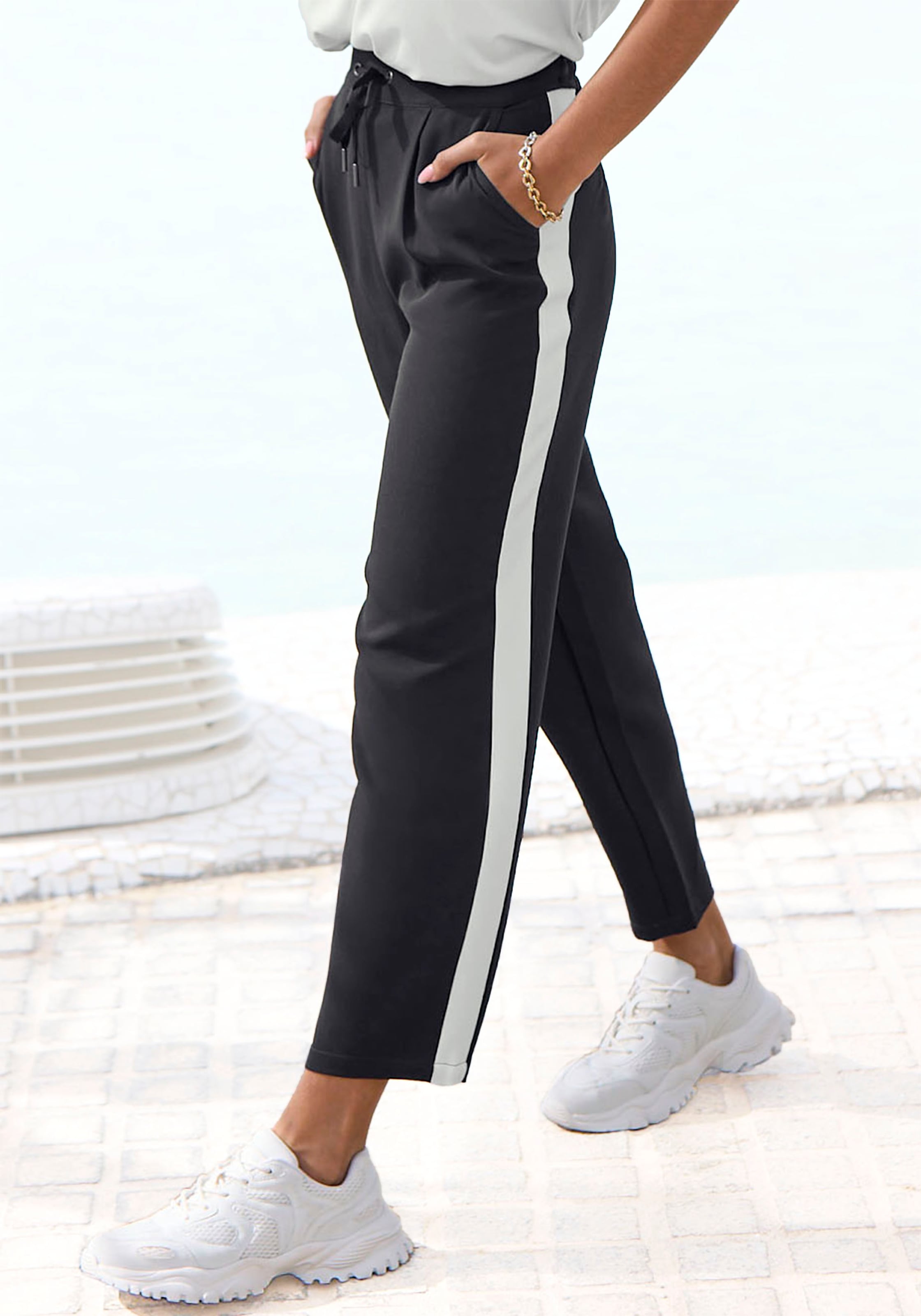 Vivance Schlupfhose "mit lockerem Bein" mit sportlichen Kontraststreifen, leichte Sommerhose, knitterfrei