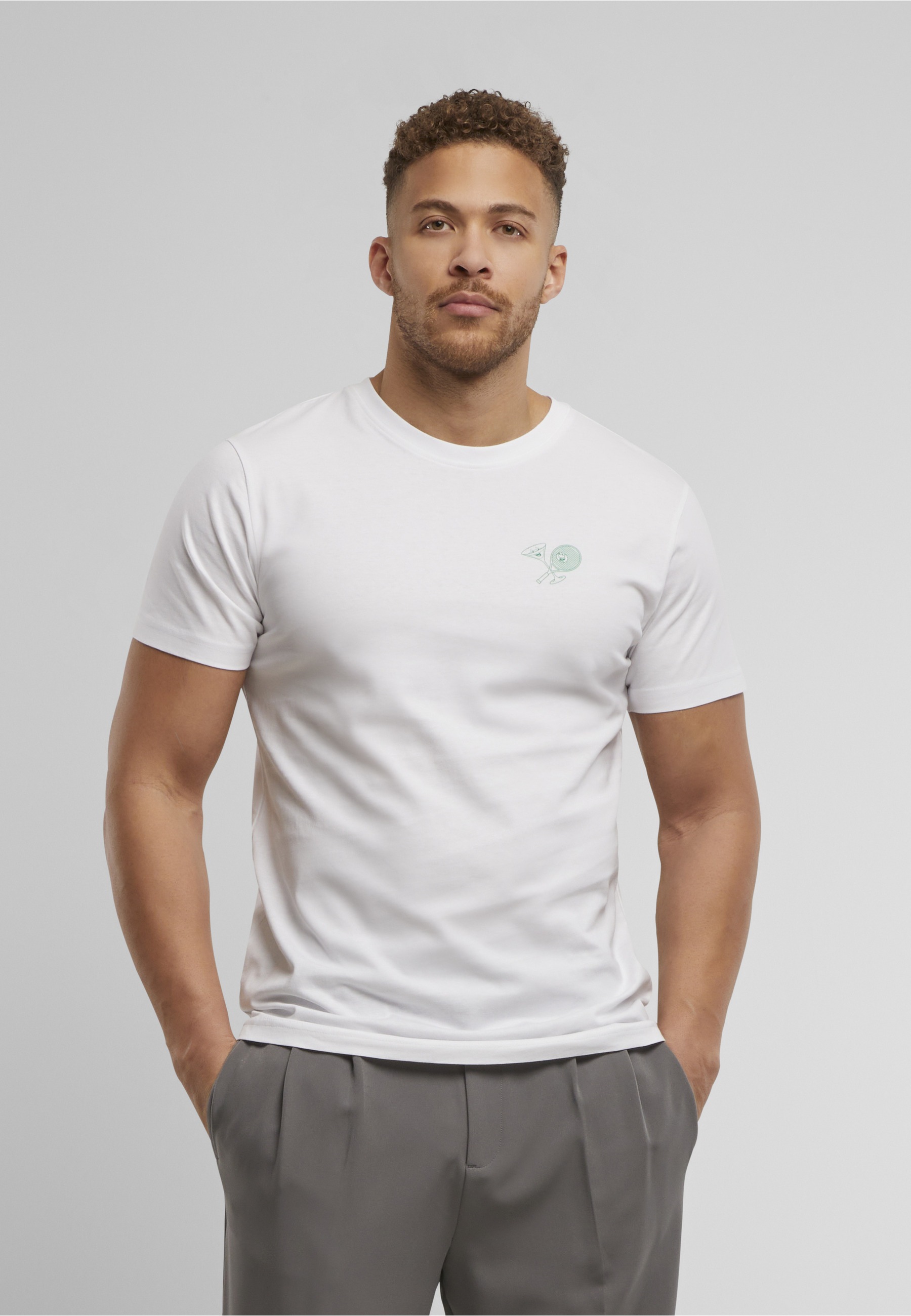 MisterTee T-Shirt »MisterTee Chasing Aces Smiling Faces Tee« 1 Stk.