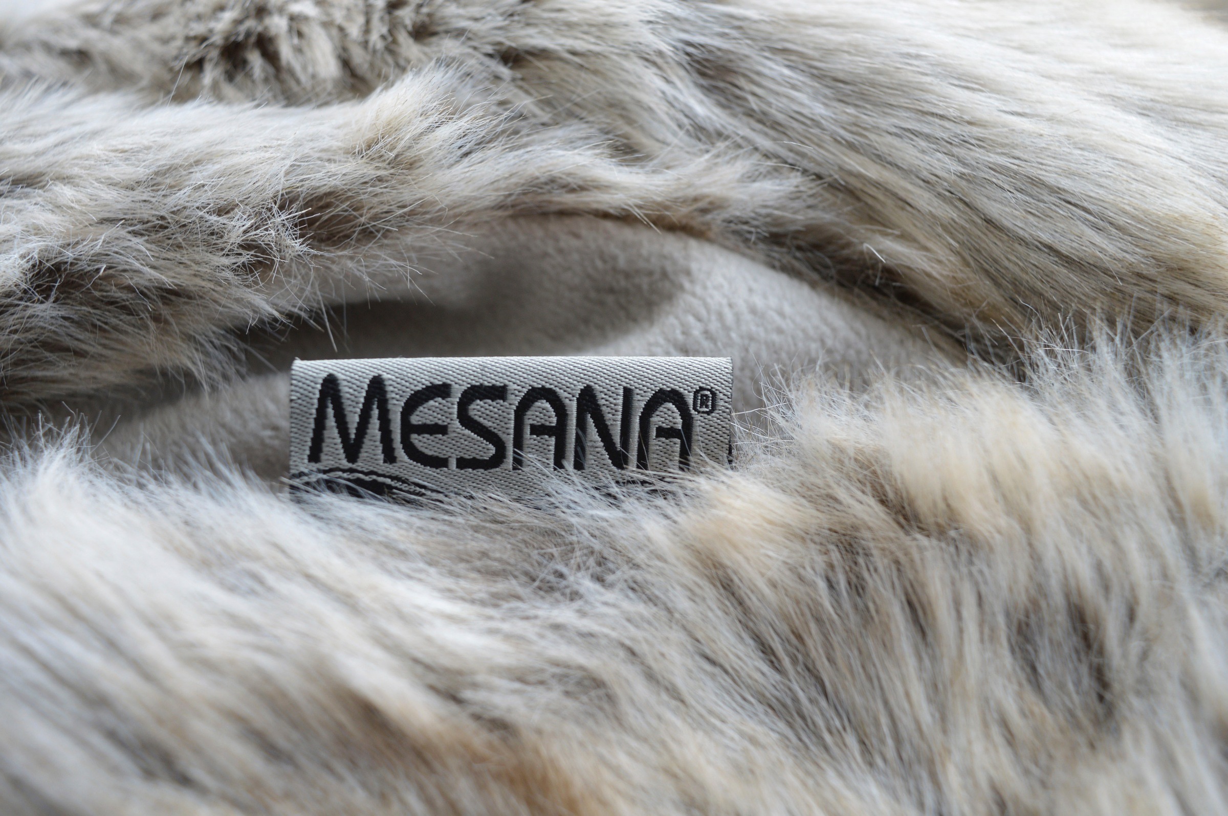 MESANA Wohndecke "Wolf" aus hochwertigem Fellimitat, Kuscheldecke, 150x200 günstig online kaufen