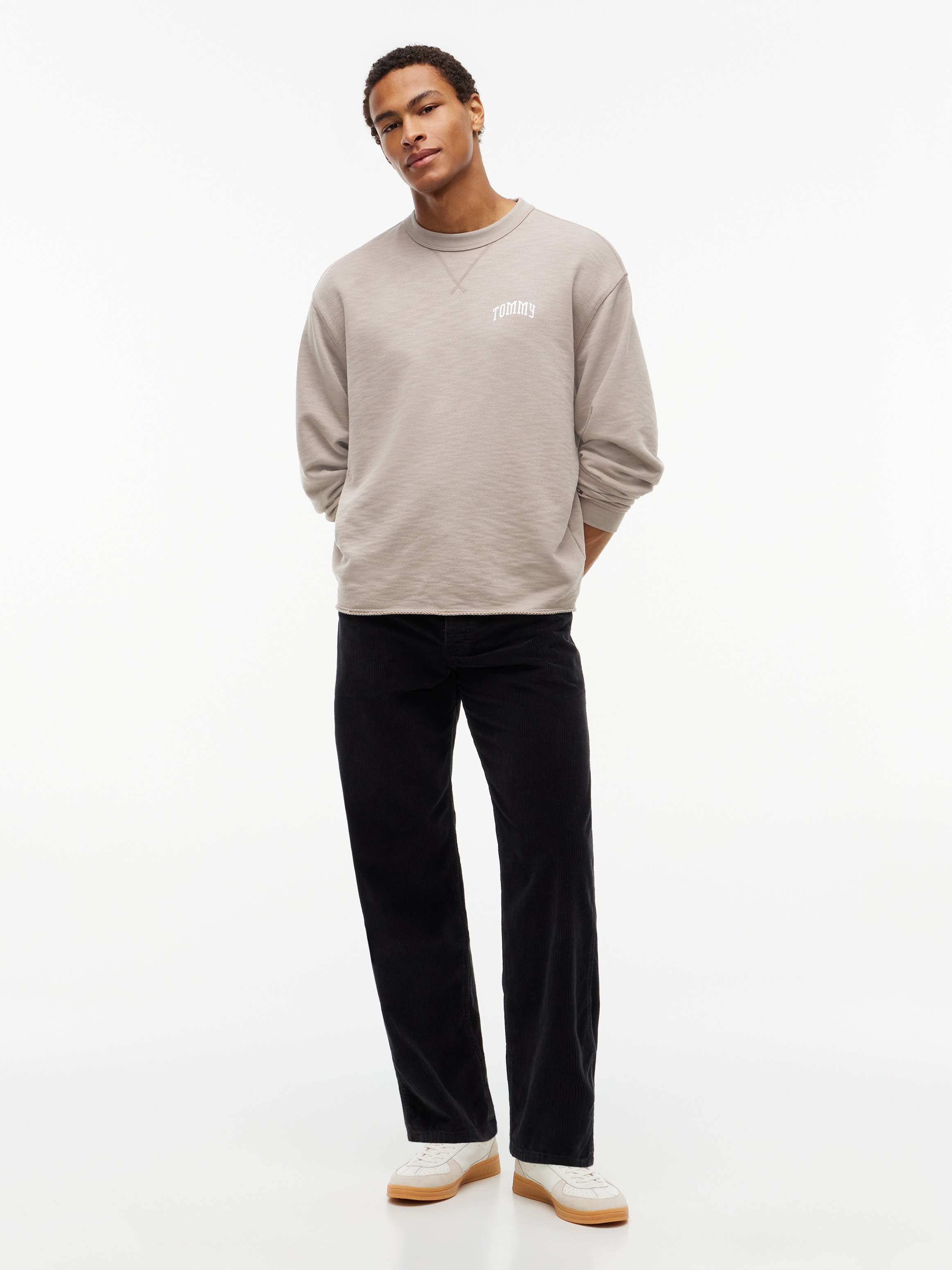 Tommy Jeans Sweatshirt »TOMMY OPEN«, Regular fit mit Rundhalsausschnitt
