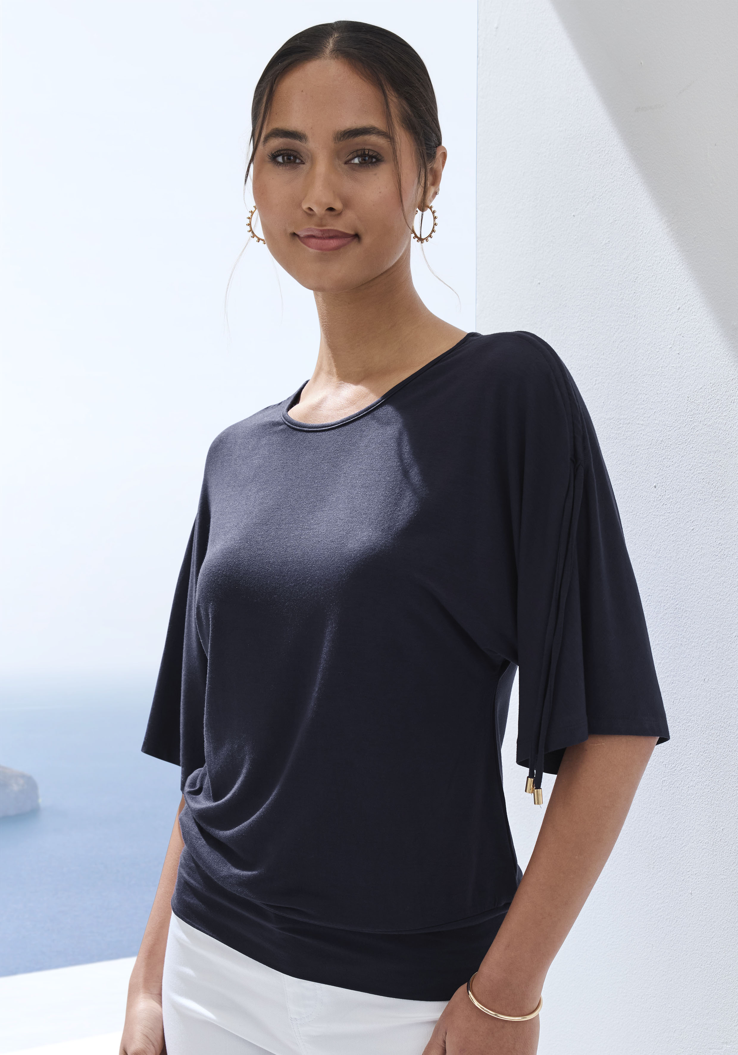 LASCANA Rundhalsshirt "mit variabler Ärmellänge" aus luftigem Viskose-Stretch