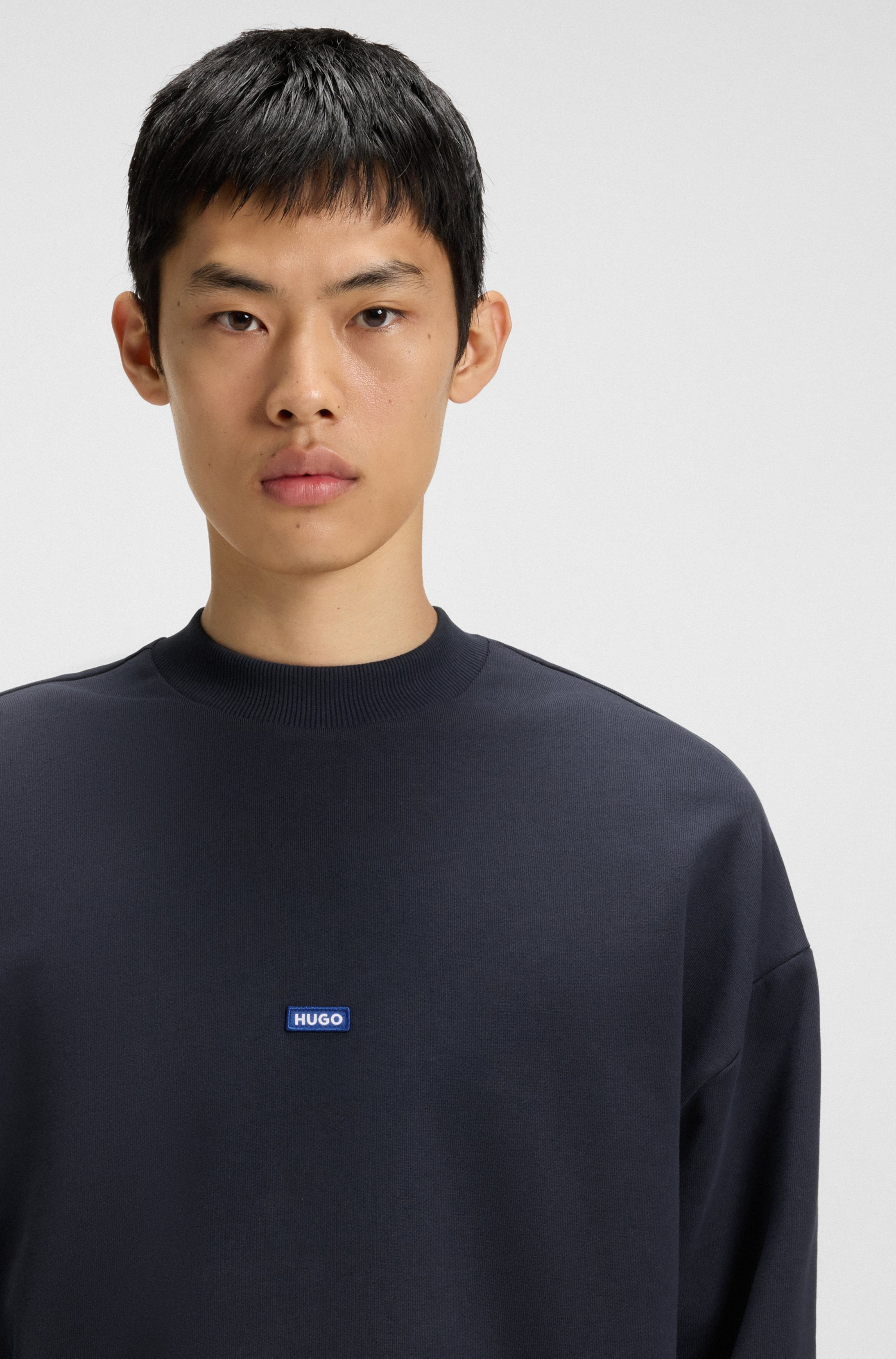 HUGO Blue Sweatshirt "Nedro", Rundhalsausschnitt, Regular Fit, Logo-Patch günstig online kaufen