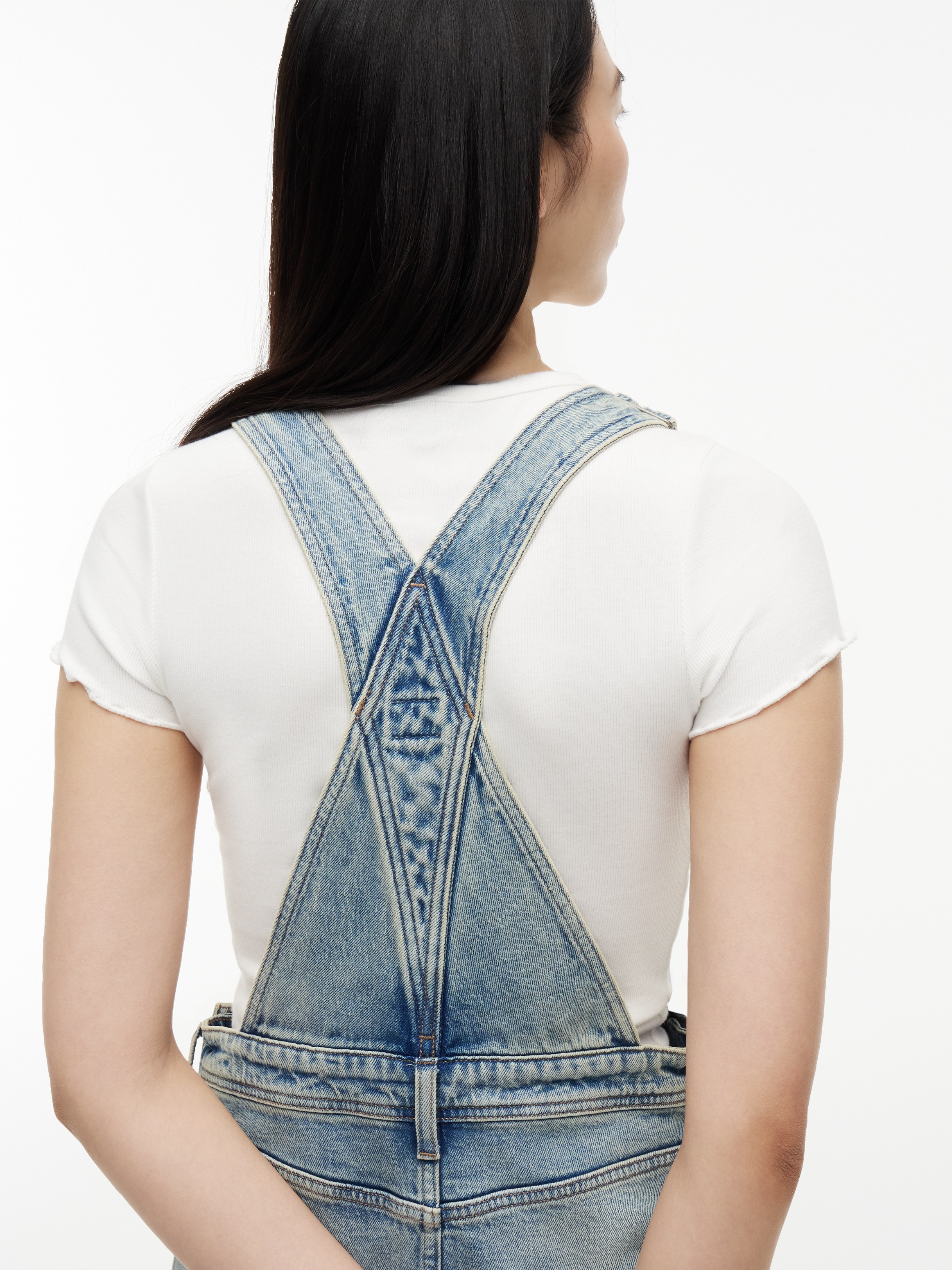Tommy Jeans Jeanskleid »DENIM DUNGAREE DRESS RWB CJ6115« Brusttasche Baumwollmischung