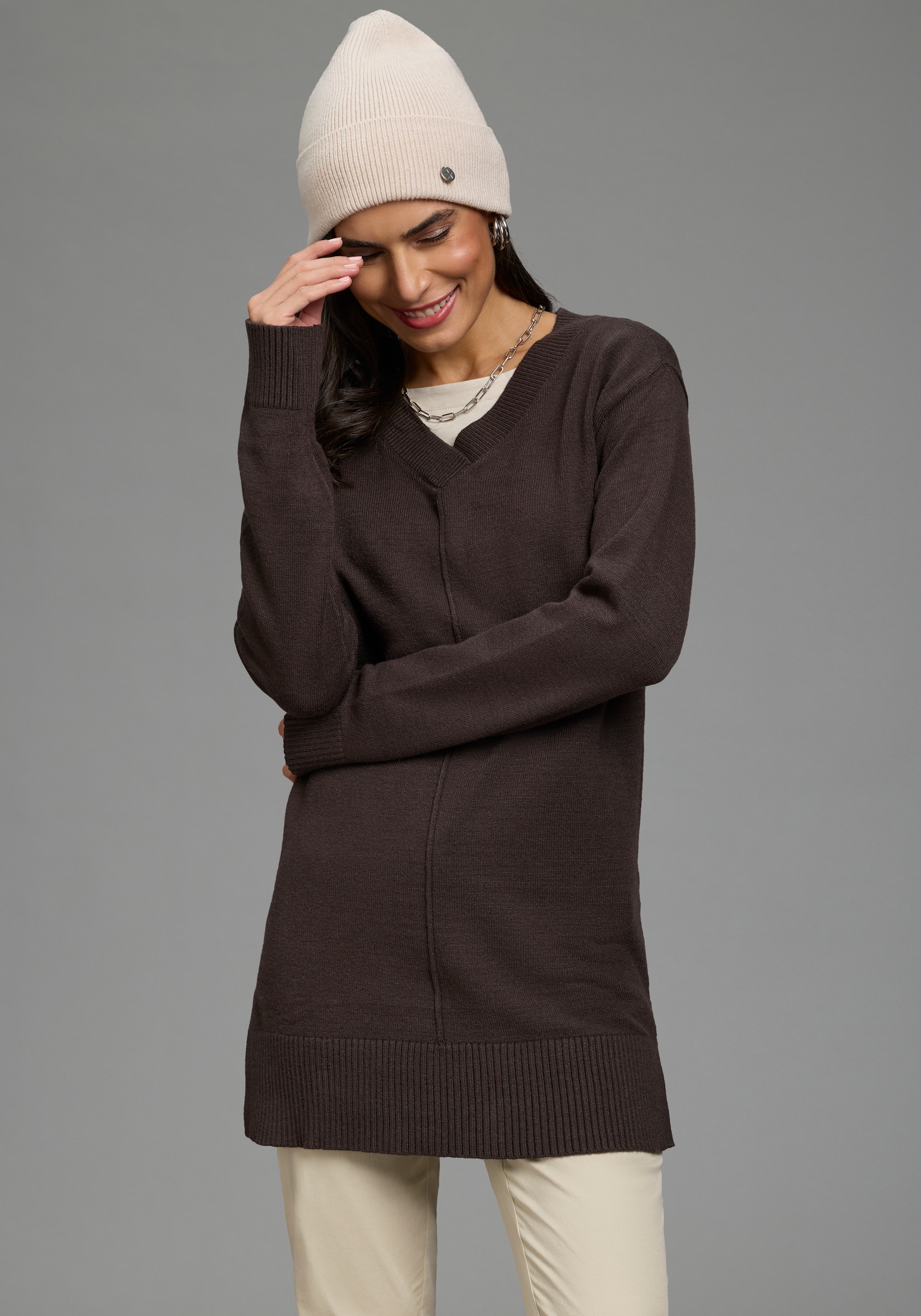 Laura Scott Strickpullover "mit femininem V-Ausschnitt" aus weicher Viskosemischung