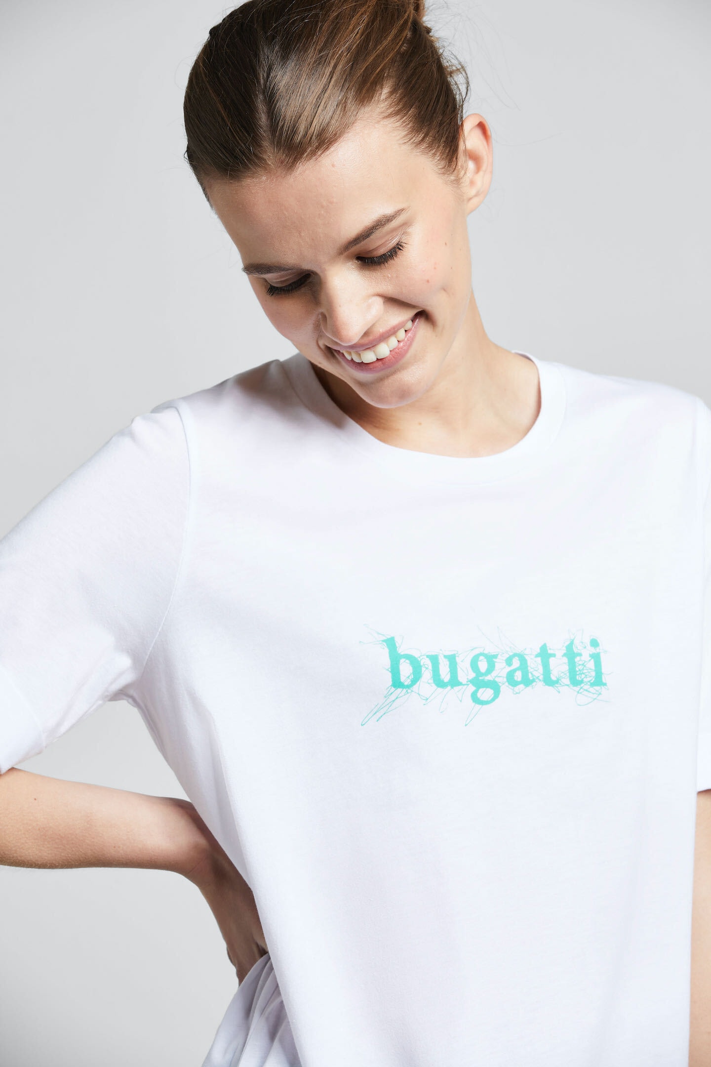 T-Shirt, einer hochwertigen BAUR | kaufen bugatti online aus Baumwoll-Modalmischung