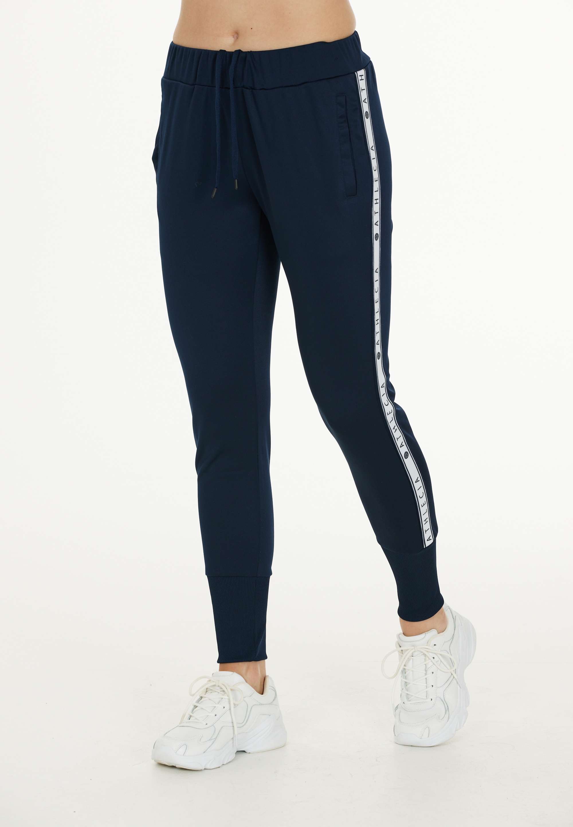 ATHLECIA Sweathose "Sella", mit hippen Logoprint-Streifen