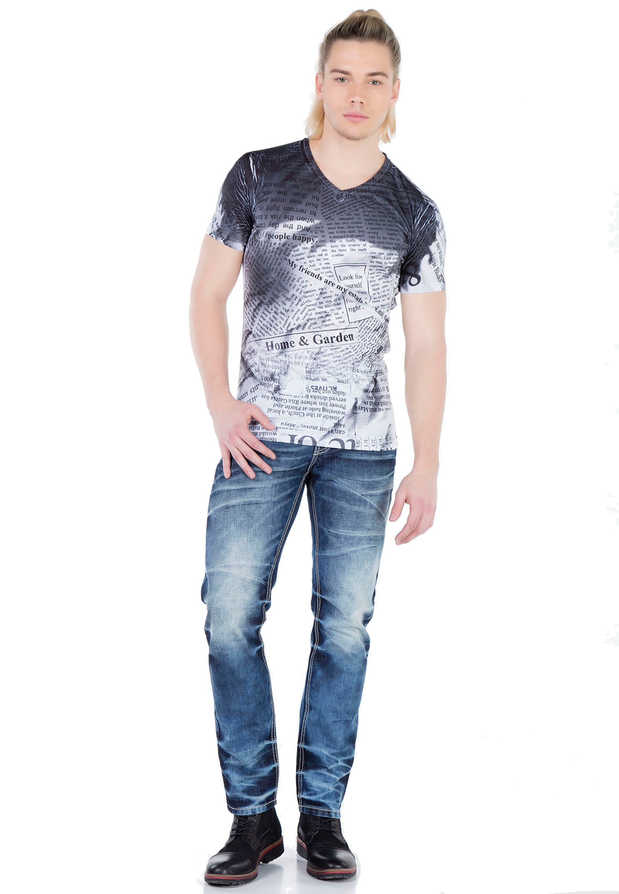 Cipo & Baxx T-Shirt, mit V-Ausschnitt und All-Over-Print