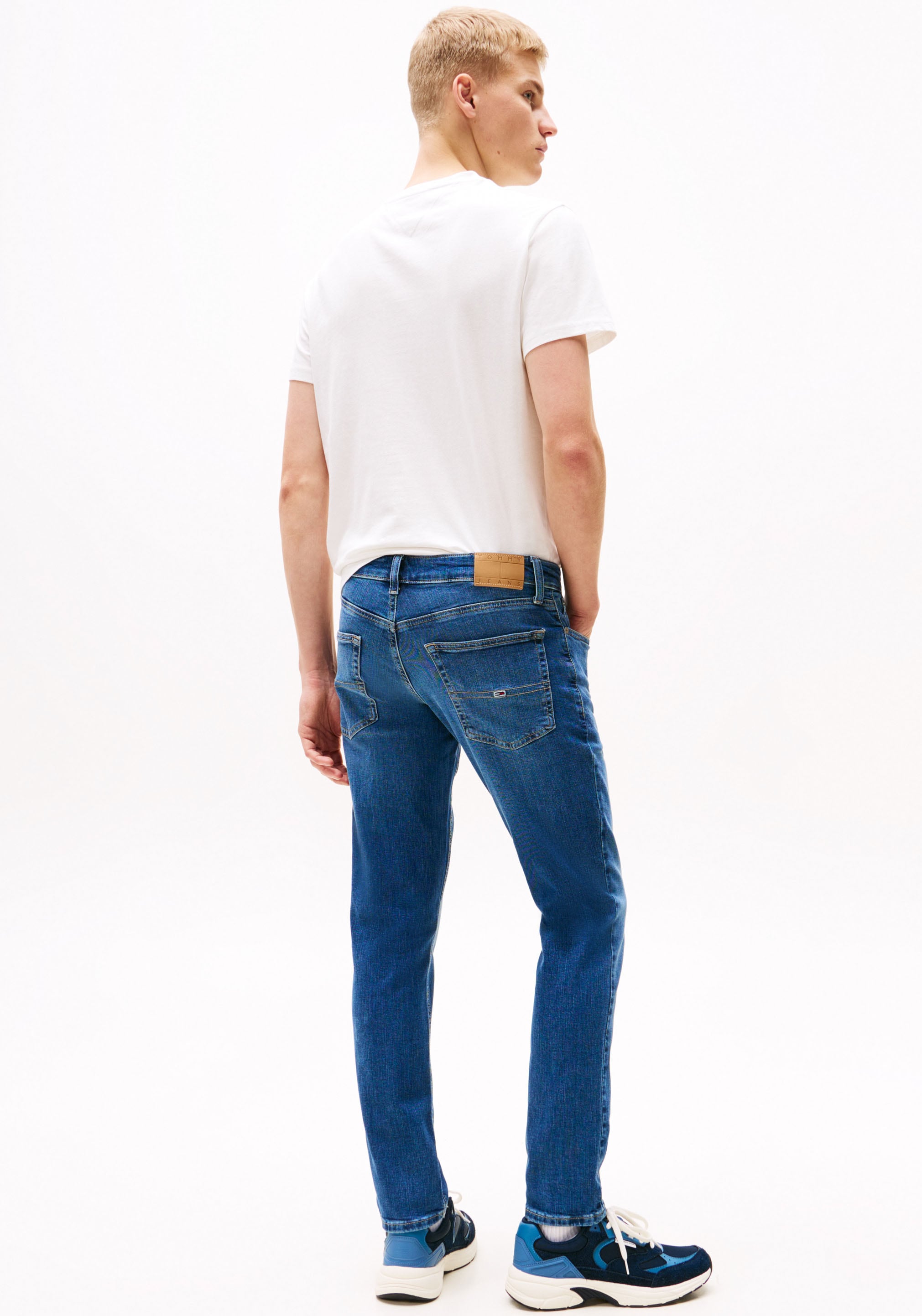 Tommy Jeans Slim-fit-Jeans »SCANTON SLIM«, mit Logoprägung