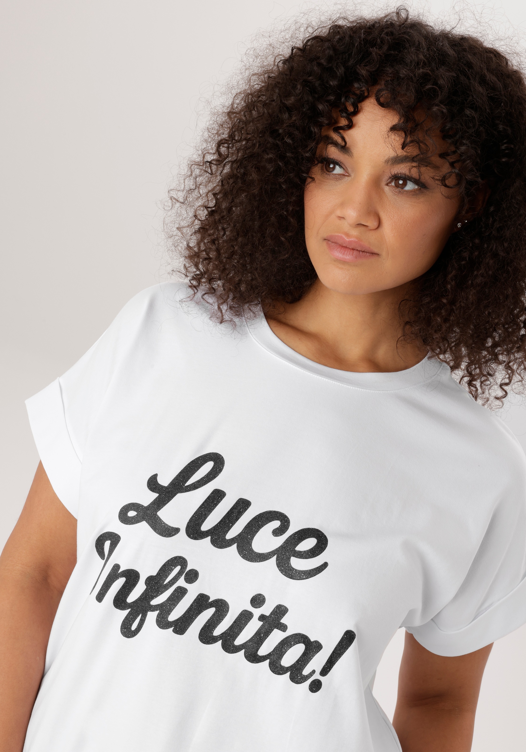 Thumbnail - Aniston PLUS T-Shirt mit schwarzen Glitzer Schriftzug - NEUE KOLLEKTION